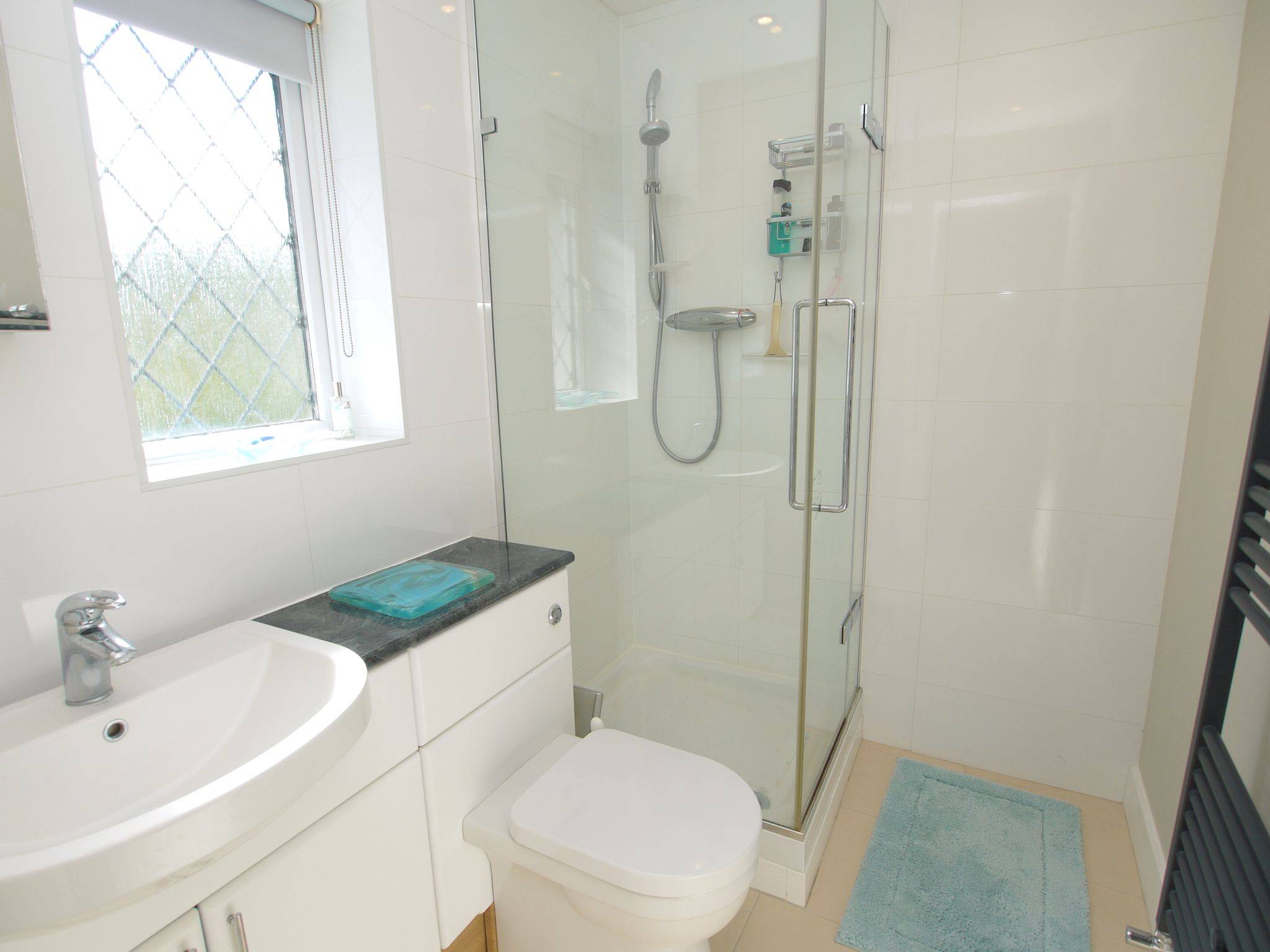 4 bedroom detached house For Sale in Dunton Green - Photograph 6