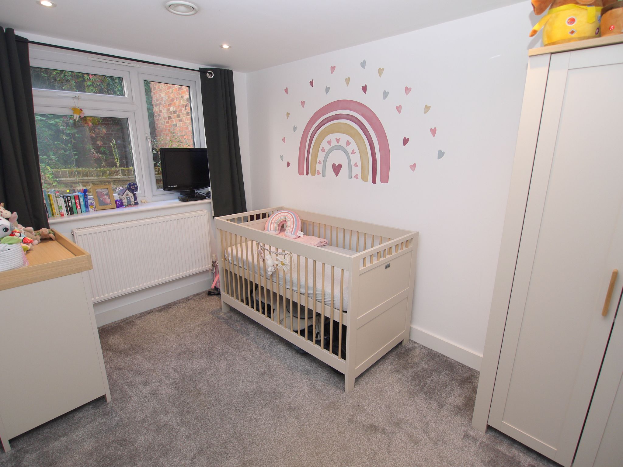 2 bedroom apartment For Sale in Sevenoaks - Photograph 10