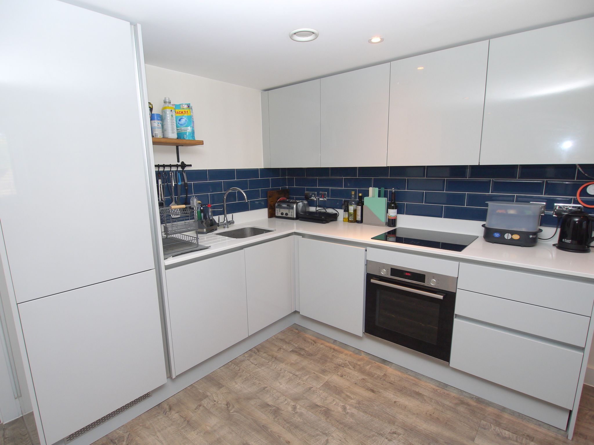 2 bedroom apartment For Sale in Sevenoaks - Photograph 4