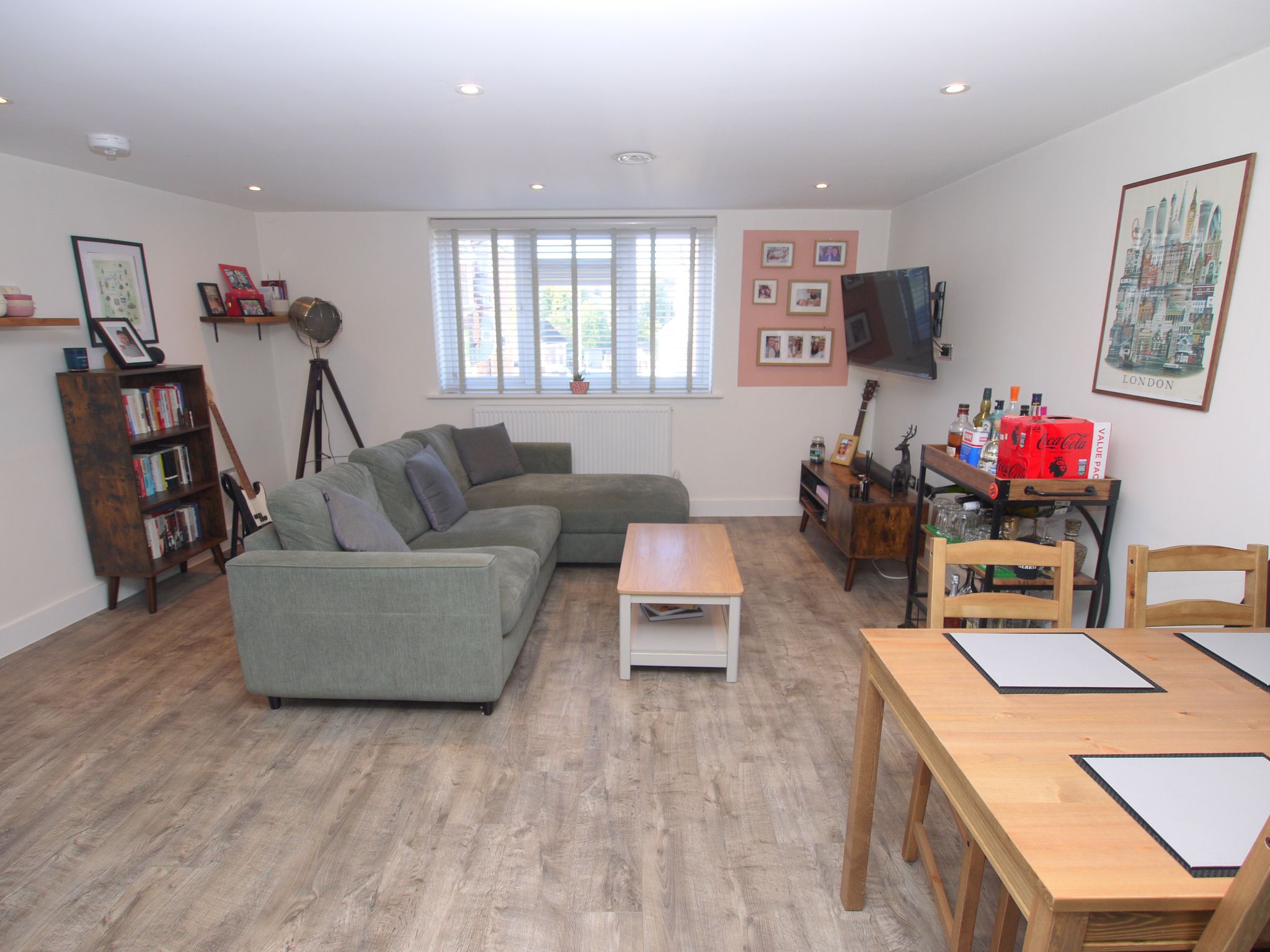 2 bedroom apartment For Sale in Sevenoaks - Photograph 1