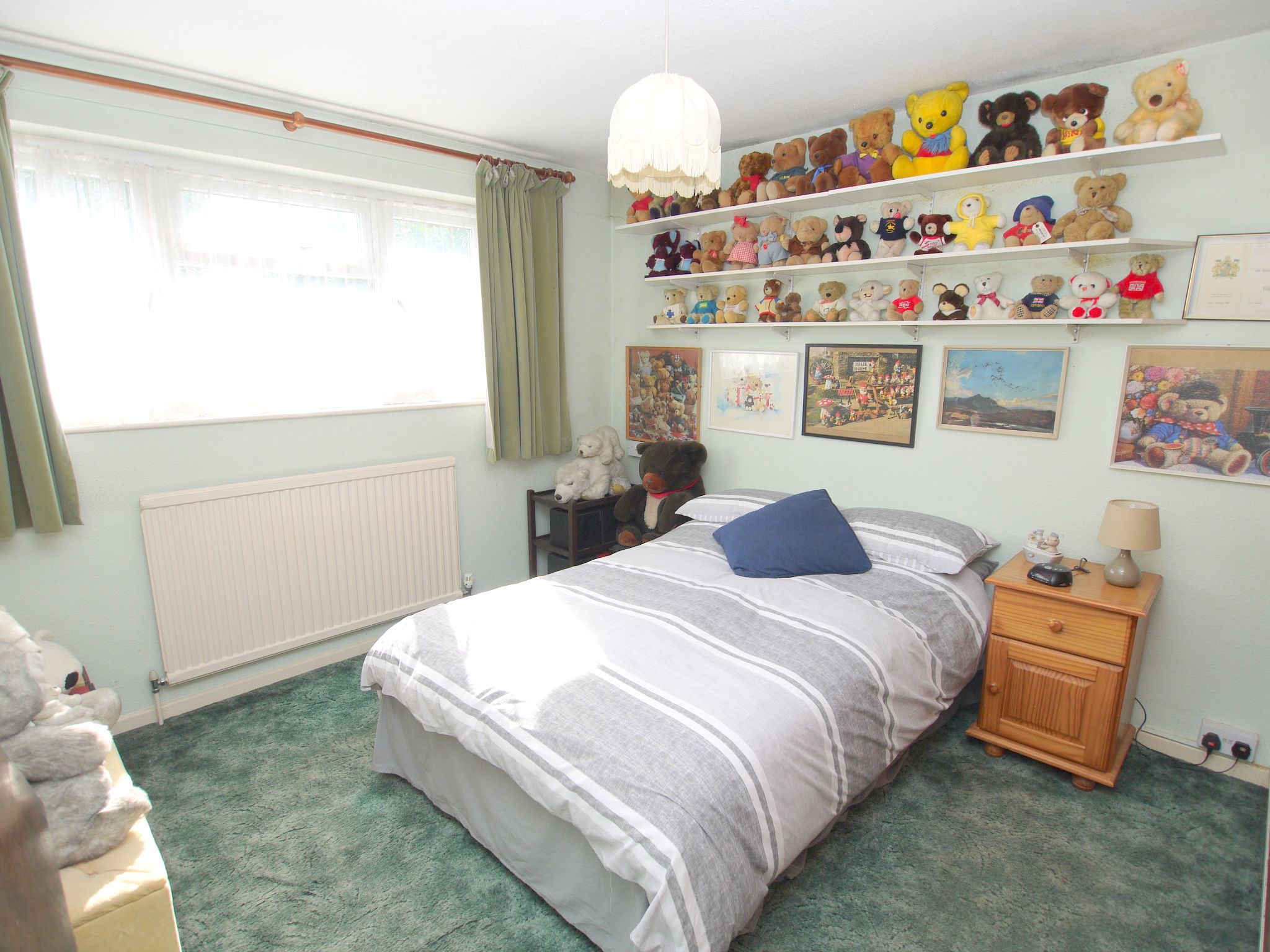 3 bedroom semi-detached house For Sale in Sevenoaks - Photograph 3