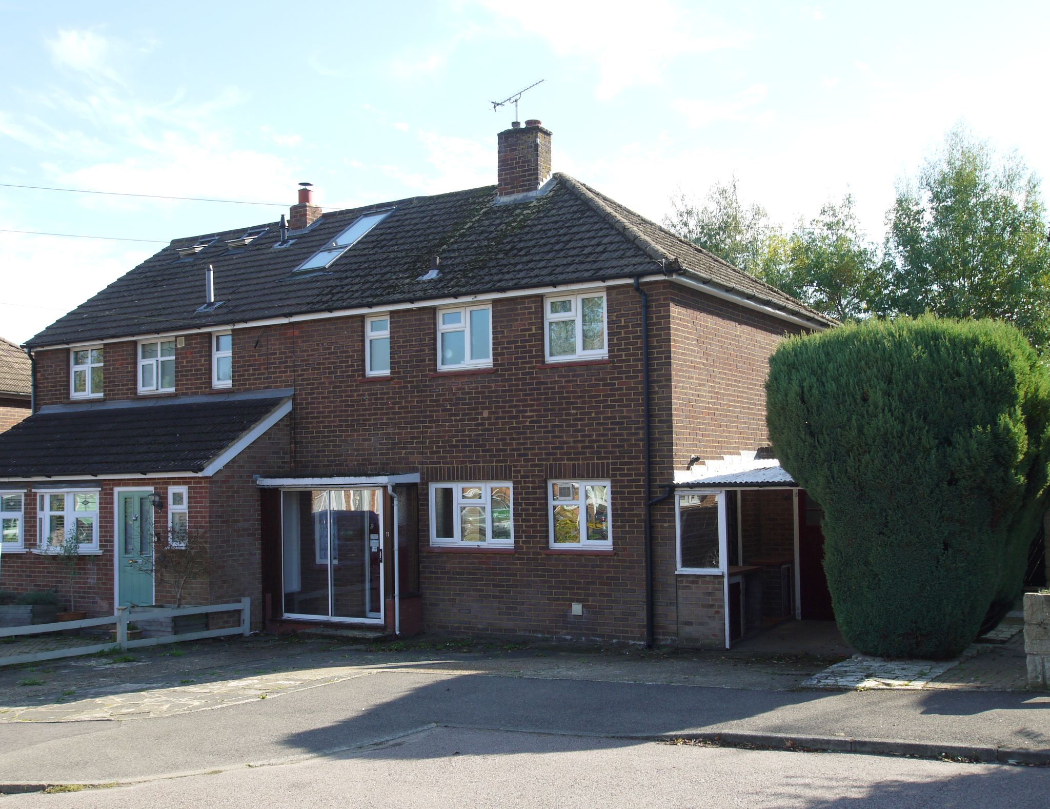 3 bedroom semi-detached house For Sale in Sevenoaks - Photograph 1