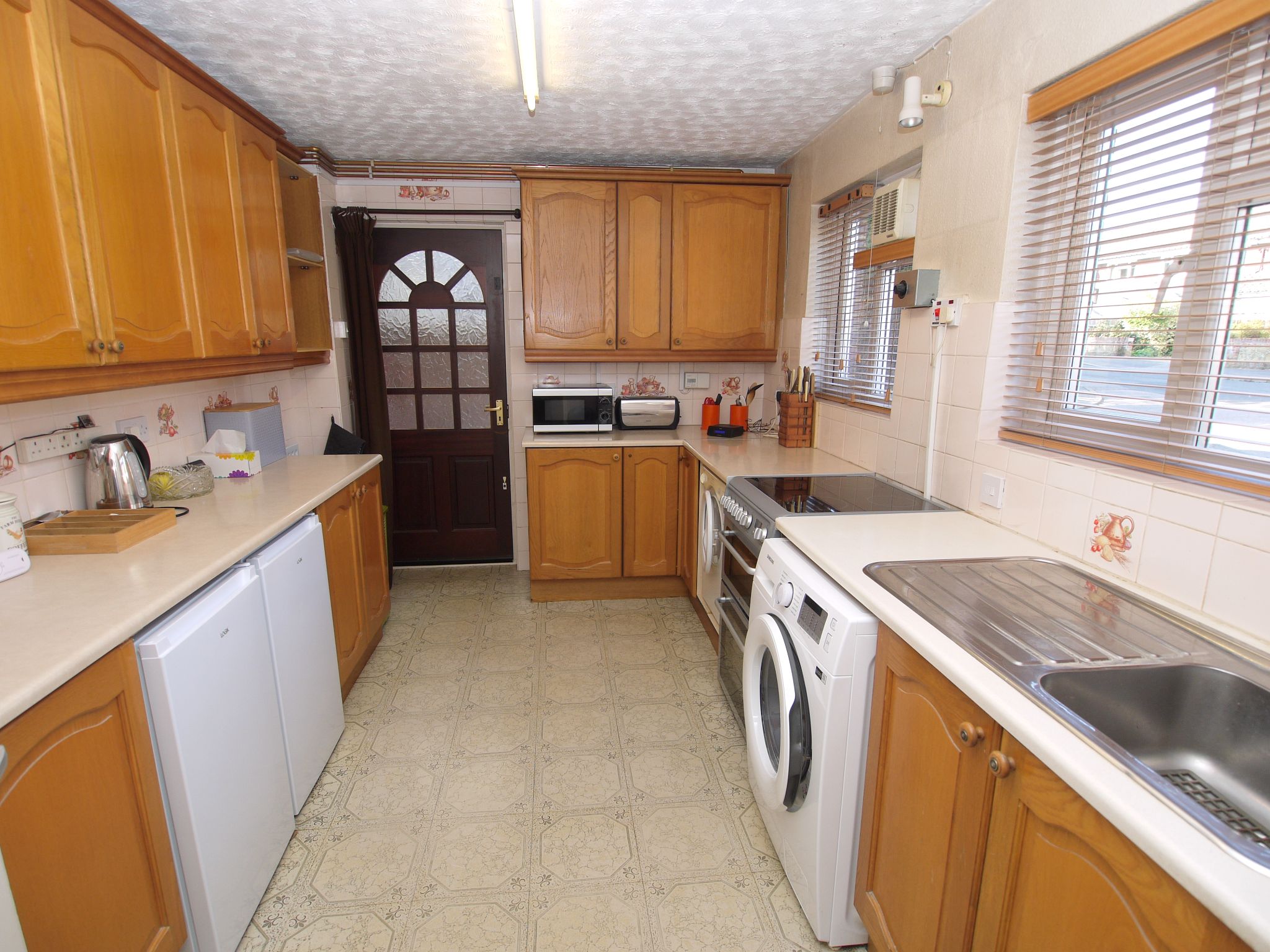 3 bedroom semi-detached house For Sale in Sevenoaks - Photograph 6