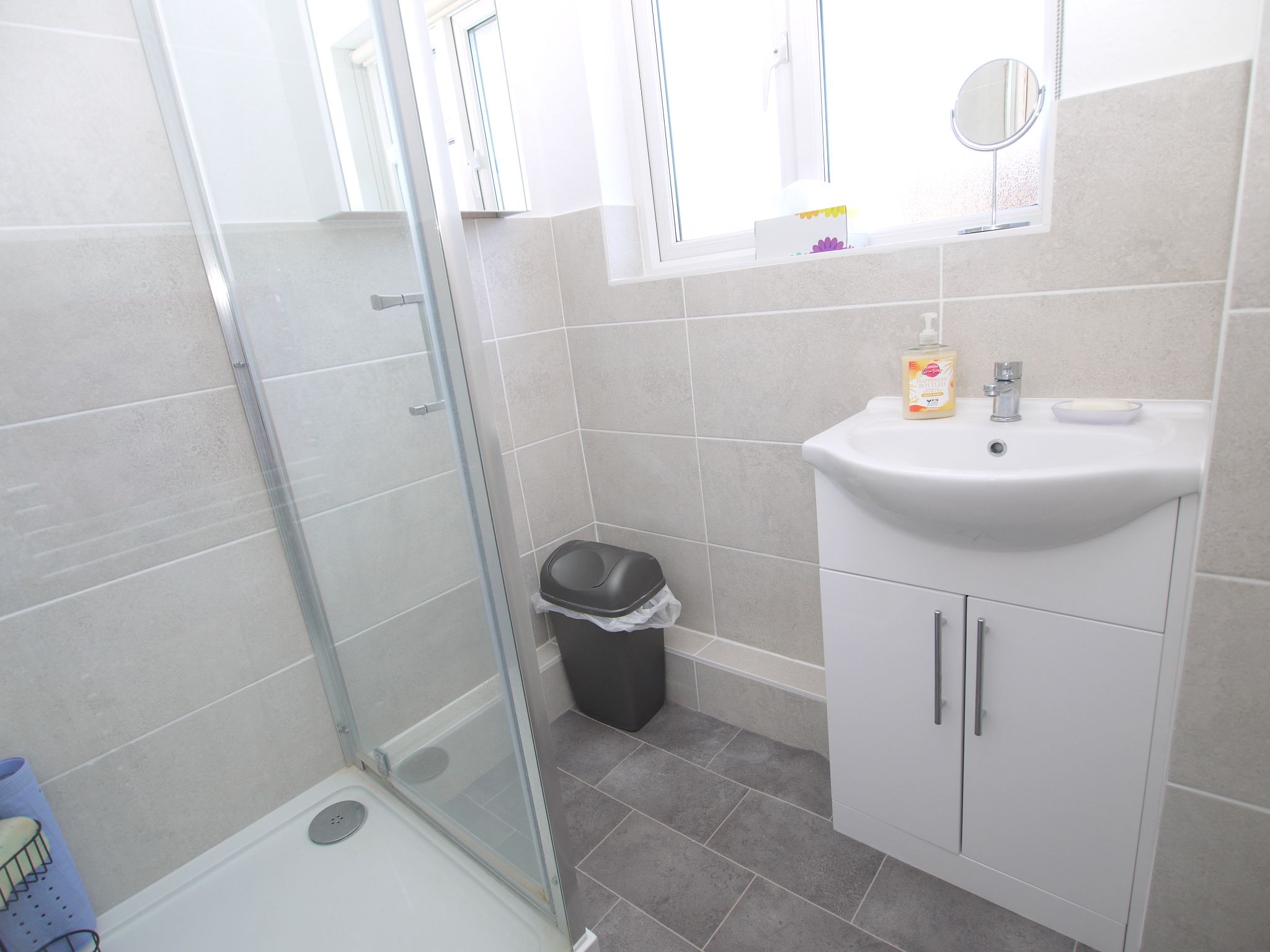 3 bedroom semi-detached house For Sale in Sevenoaks - Photograph 5