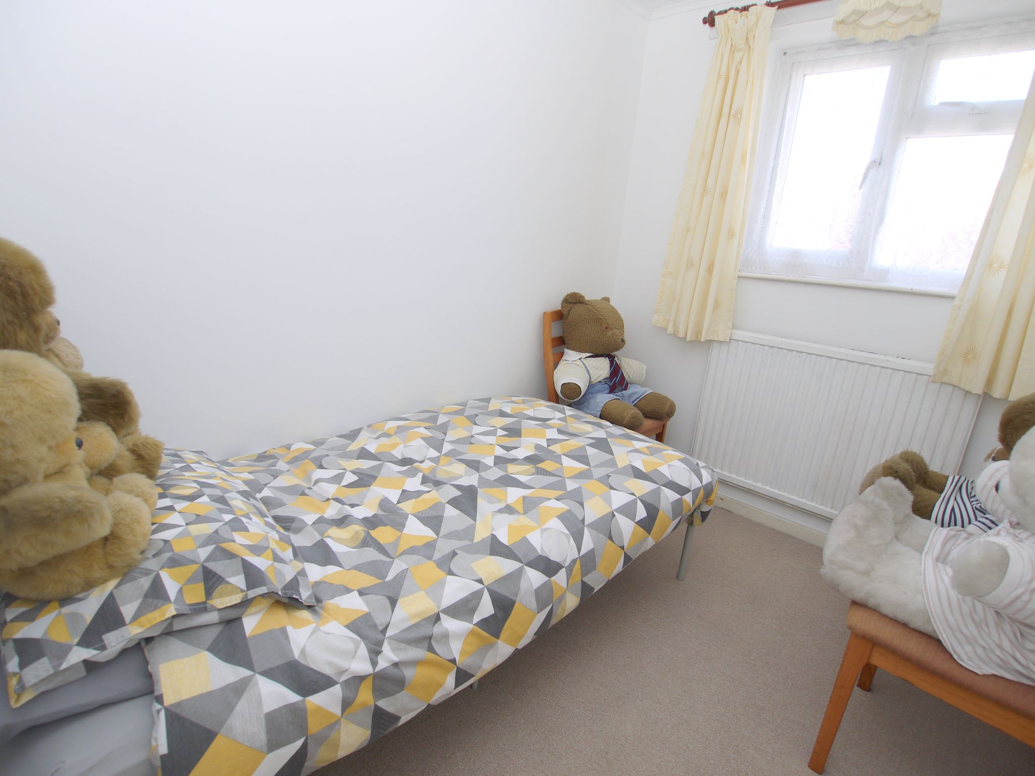 3 bedroom semi-detached house For Sale in Sevenoaks - Photograph 2