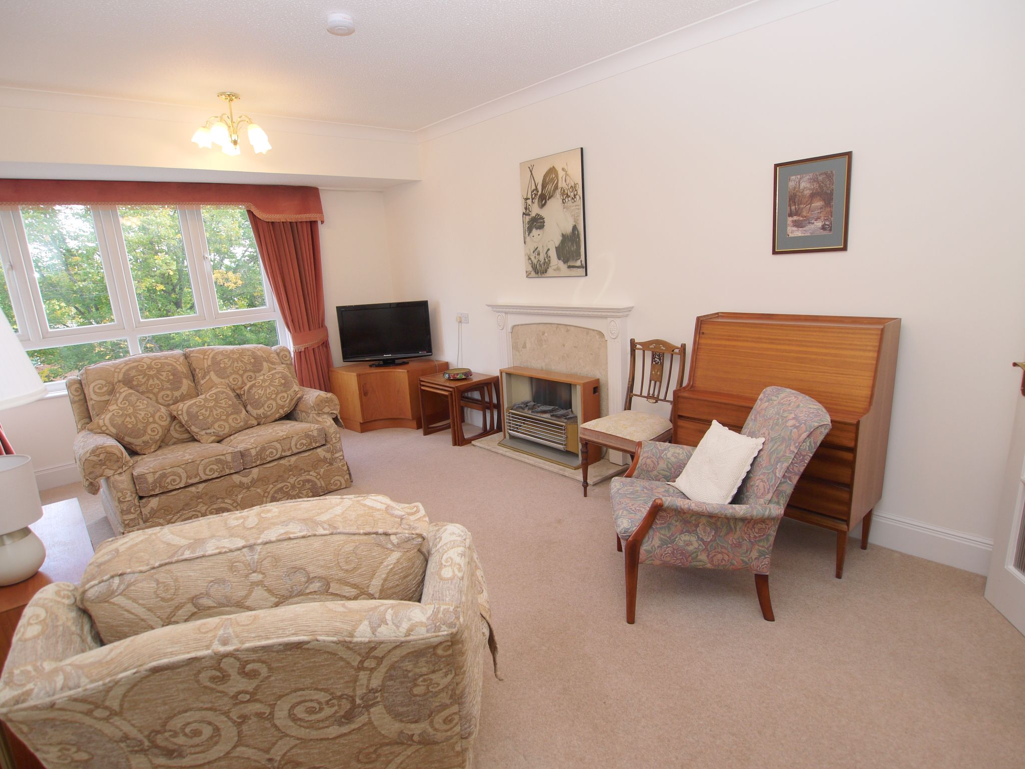 2 bedroom apartment For Sale in Sevenoaks - Photograph 4