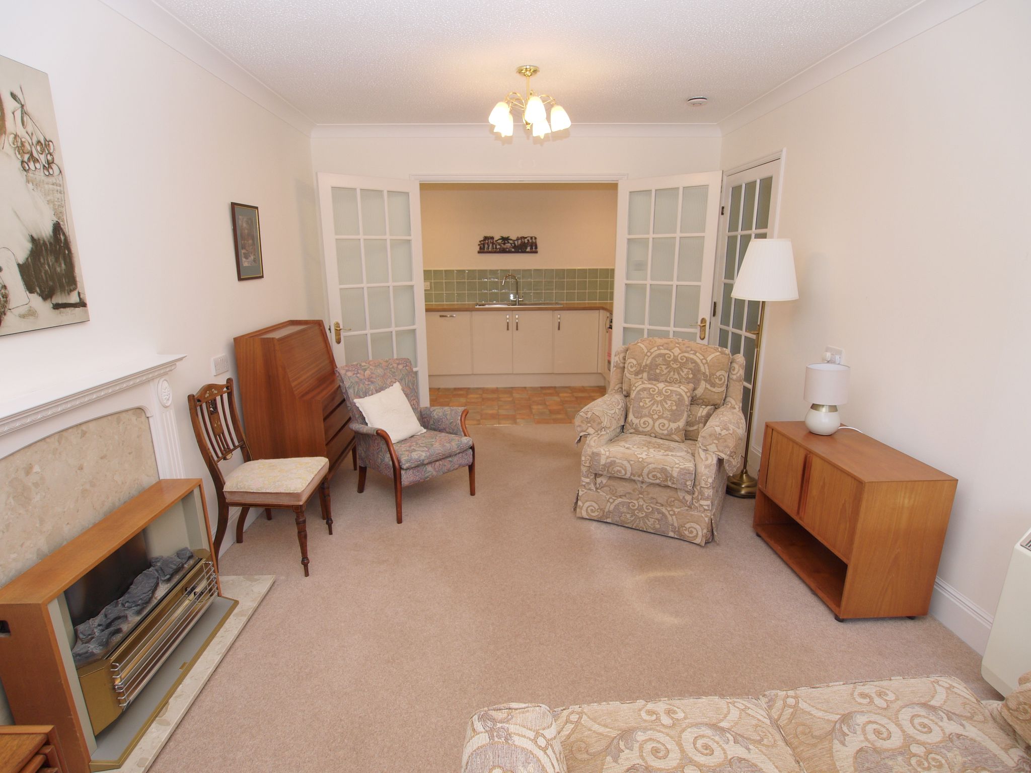 2 bedroom apartment For Sale in Sevenoaks - Photograph 3