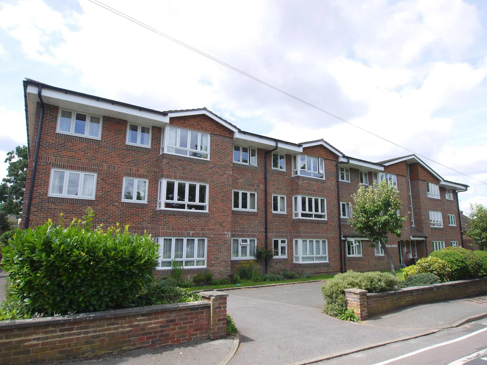 2 bedroom apartment For Sale in Sevenoaks - Photograph 11
