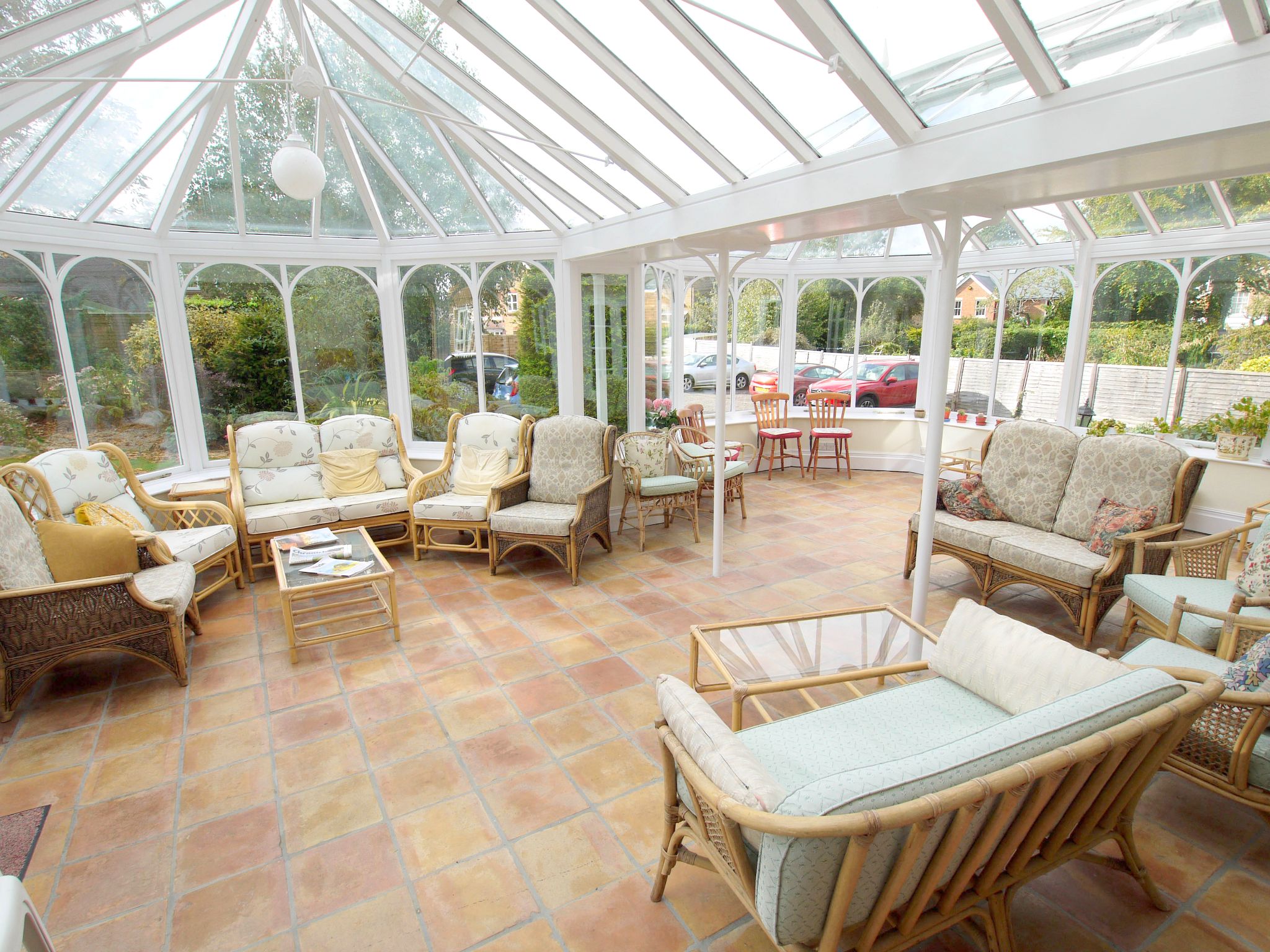 2 bedroom apartment For Sale in Sevenoaks - Photograph 10