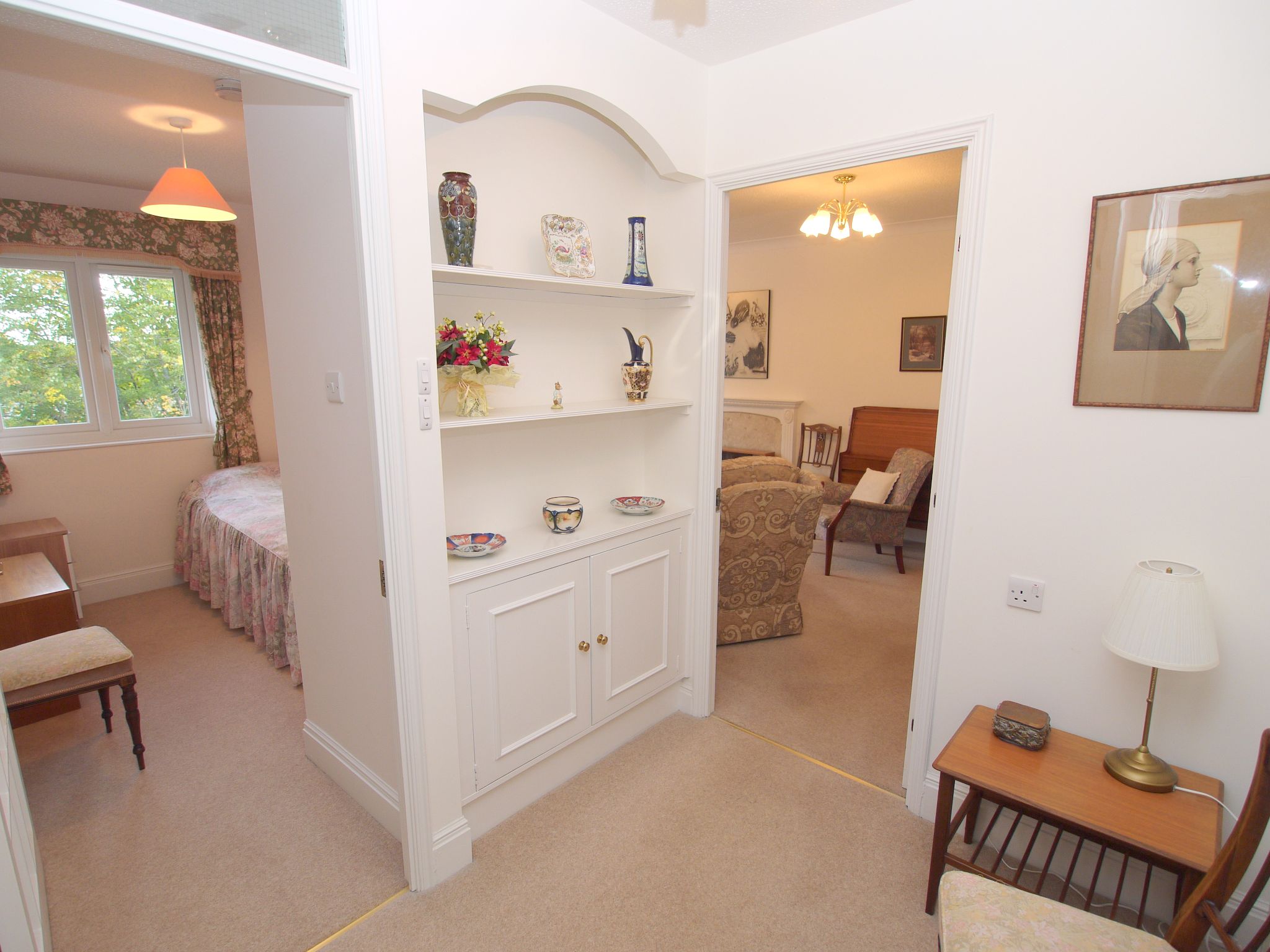 2 bedroom apartment For Sale in Sevenoaks - Photograph 8