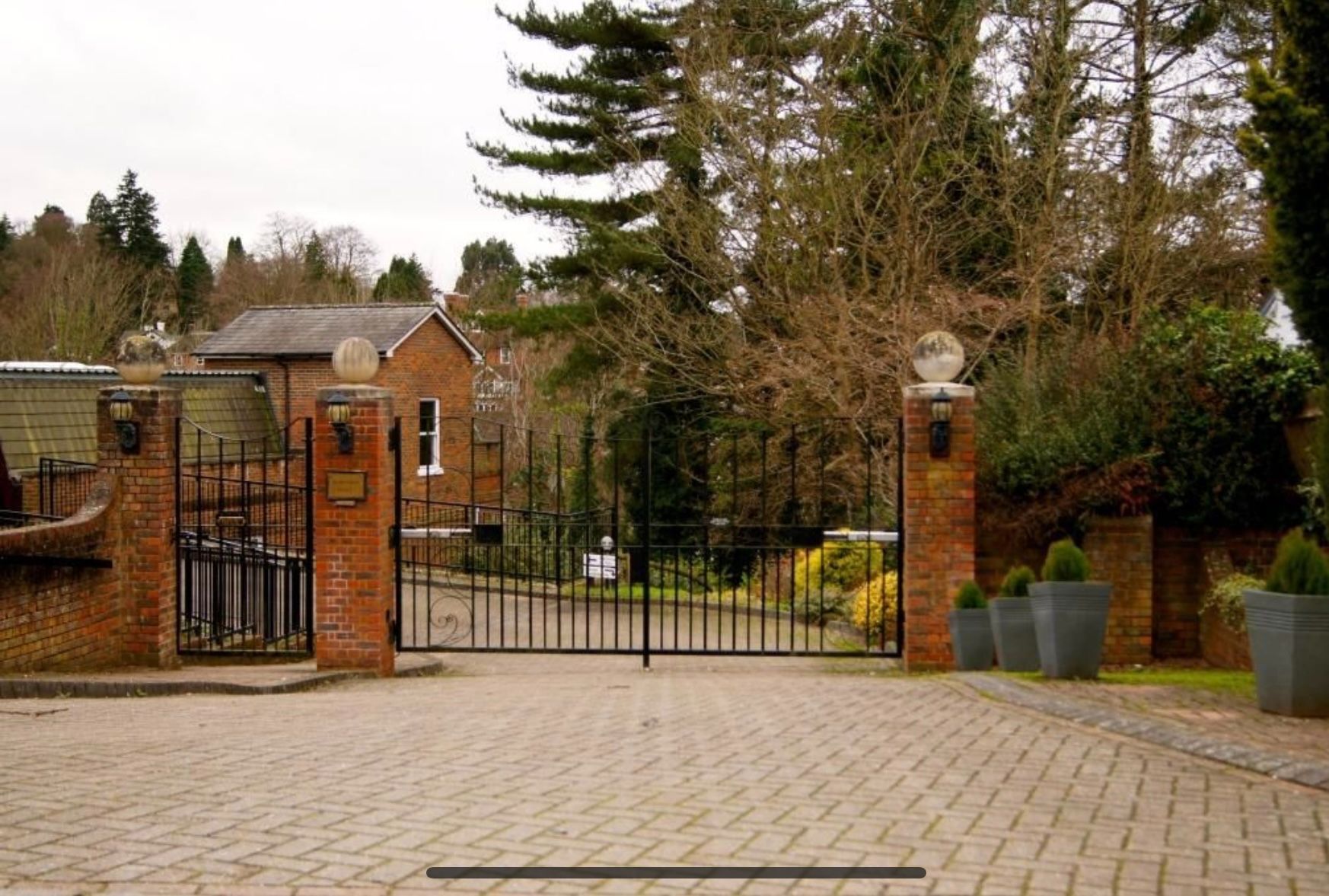 3 bedroom flat For Sale in Sevenoaks - Photograph 11