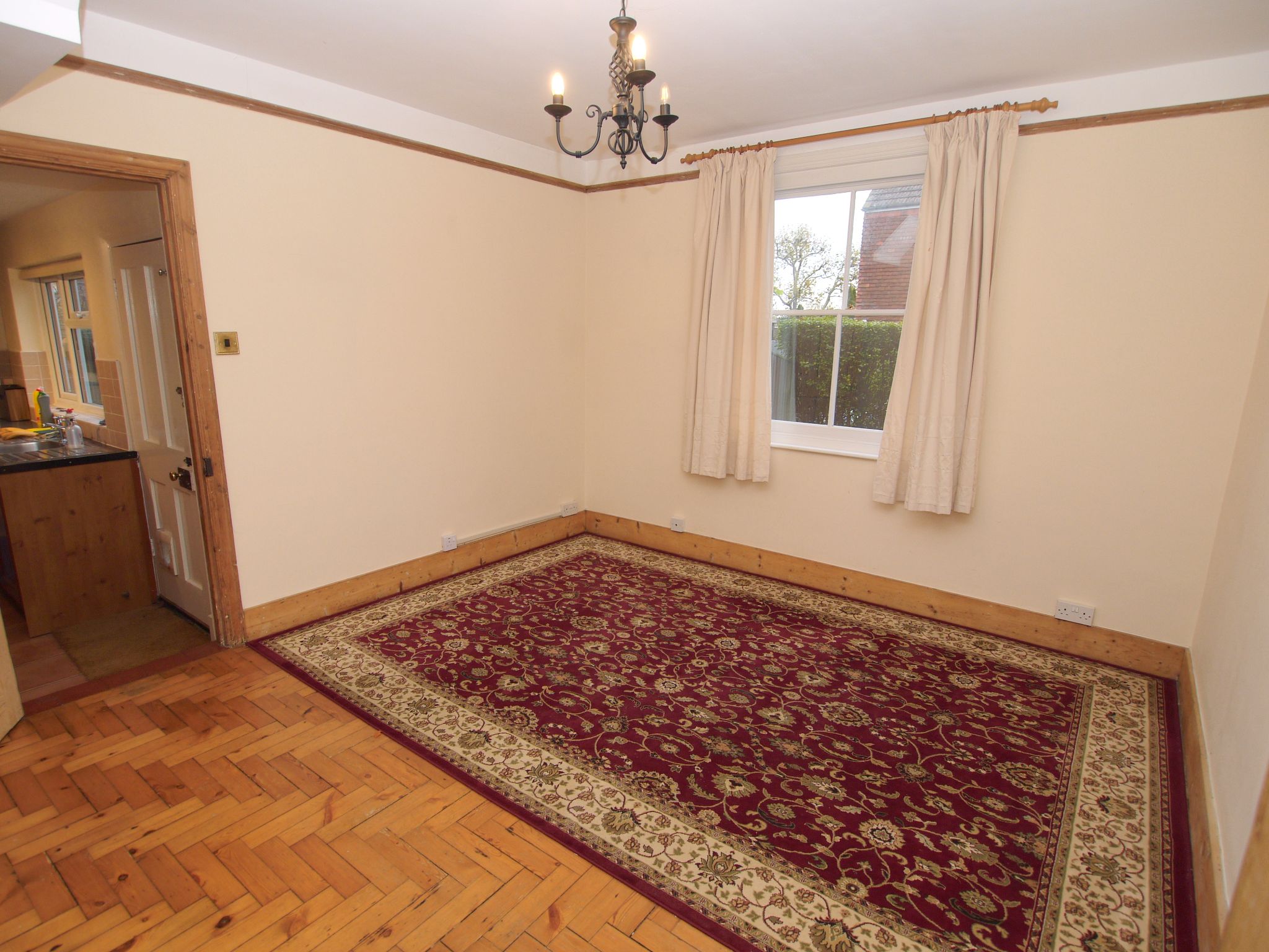 4 bedroom semi-detached house To Let in Sevenoaks - Photograph 12