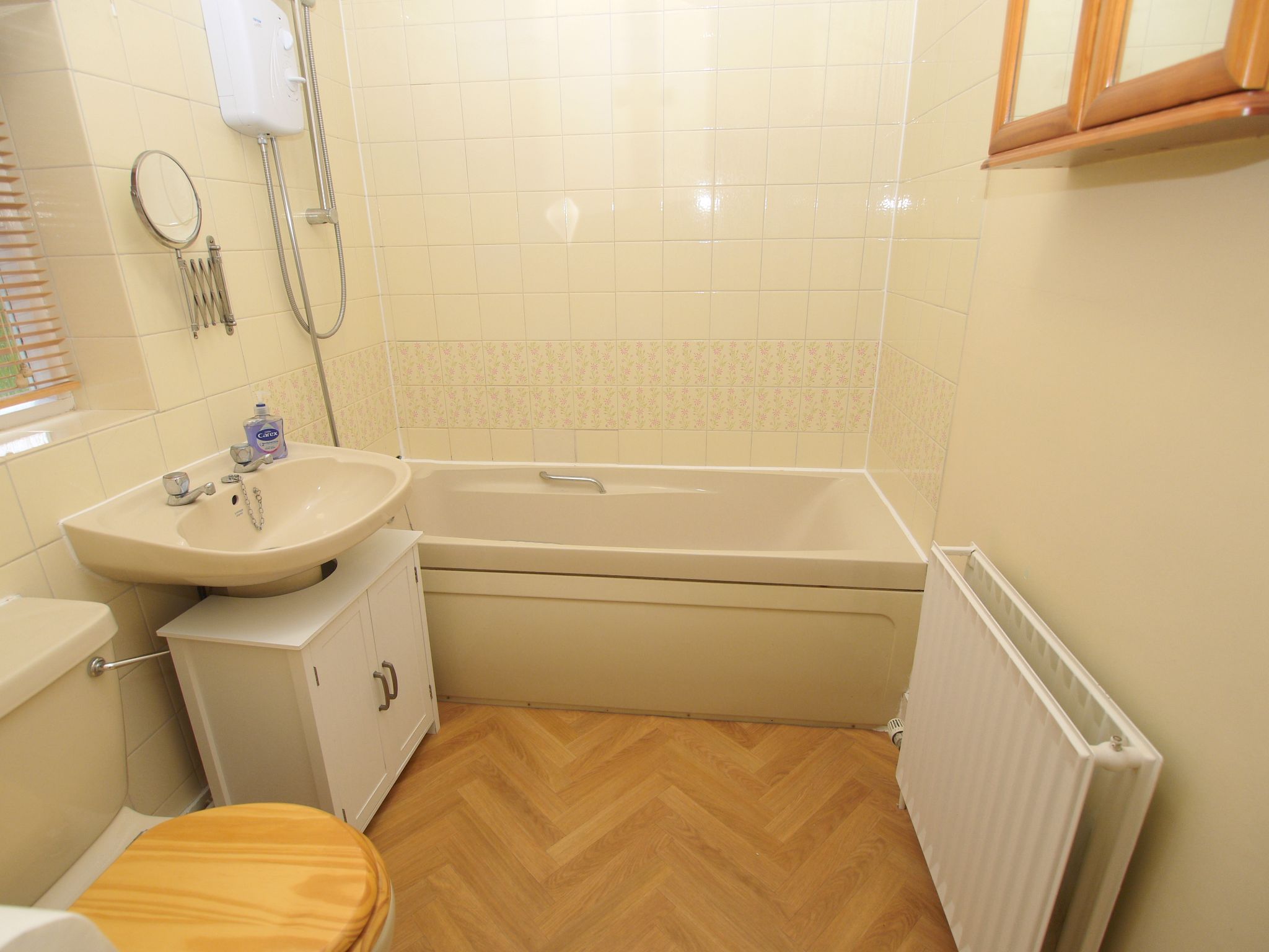 4 bedroom semi-detached house To Let in Sevenoaks - Photograph 9