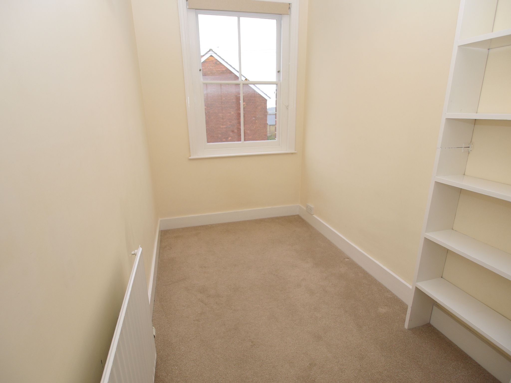 4 bedroom semi-detached house To Let in Sevenoaks - Photograph 8
