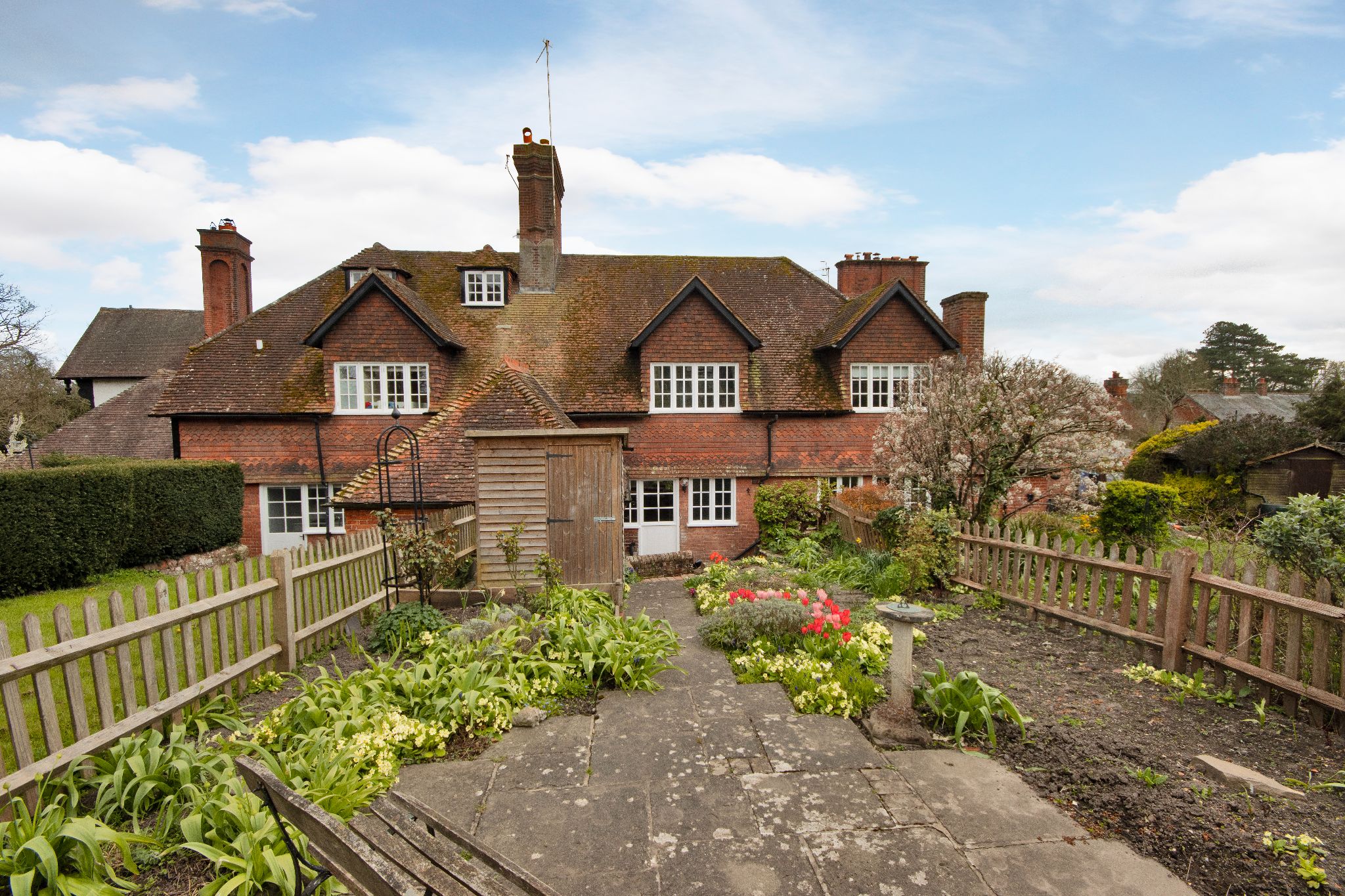 3 bedroom mid terraced house For Sale in Tonbridge - Photograph 11