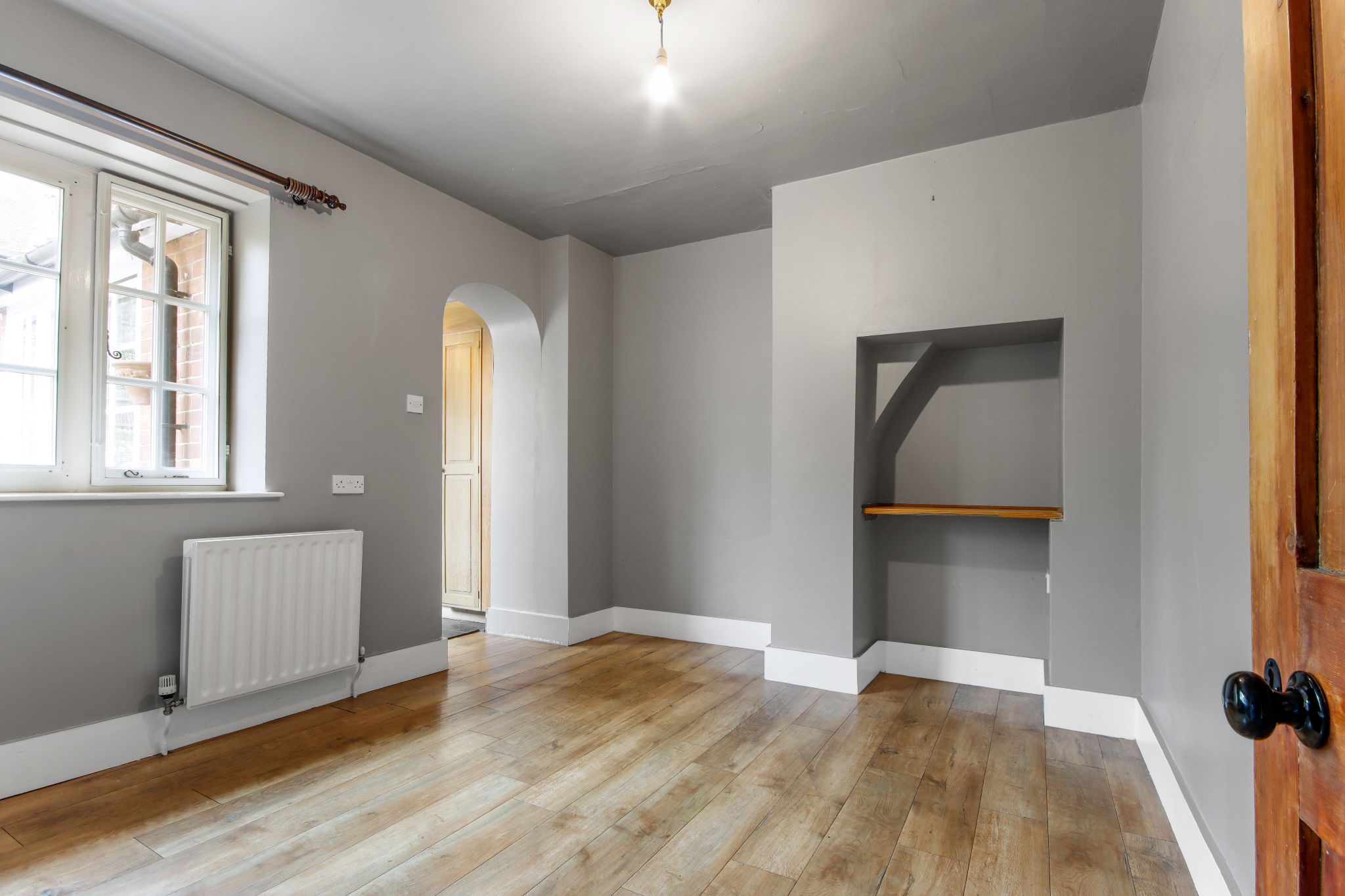3 bedroom mid terraced house For Sale in Tonbridge - Photograph 4