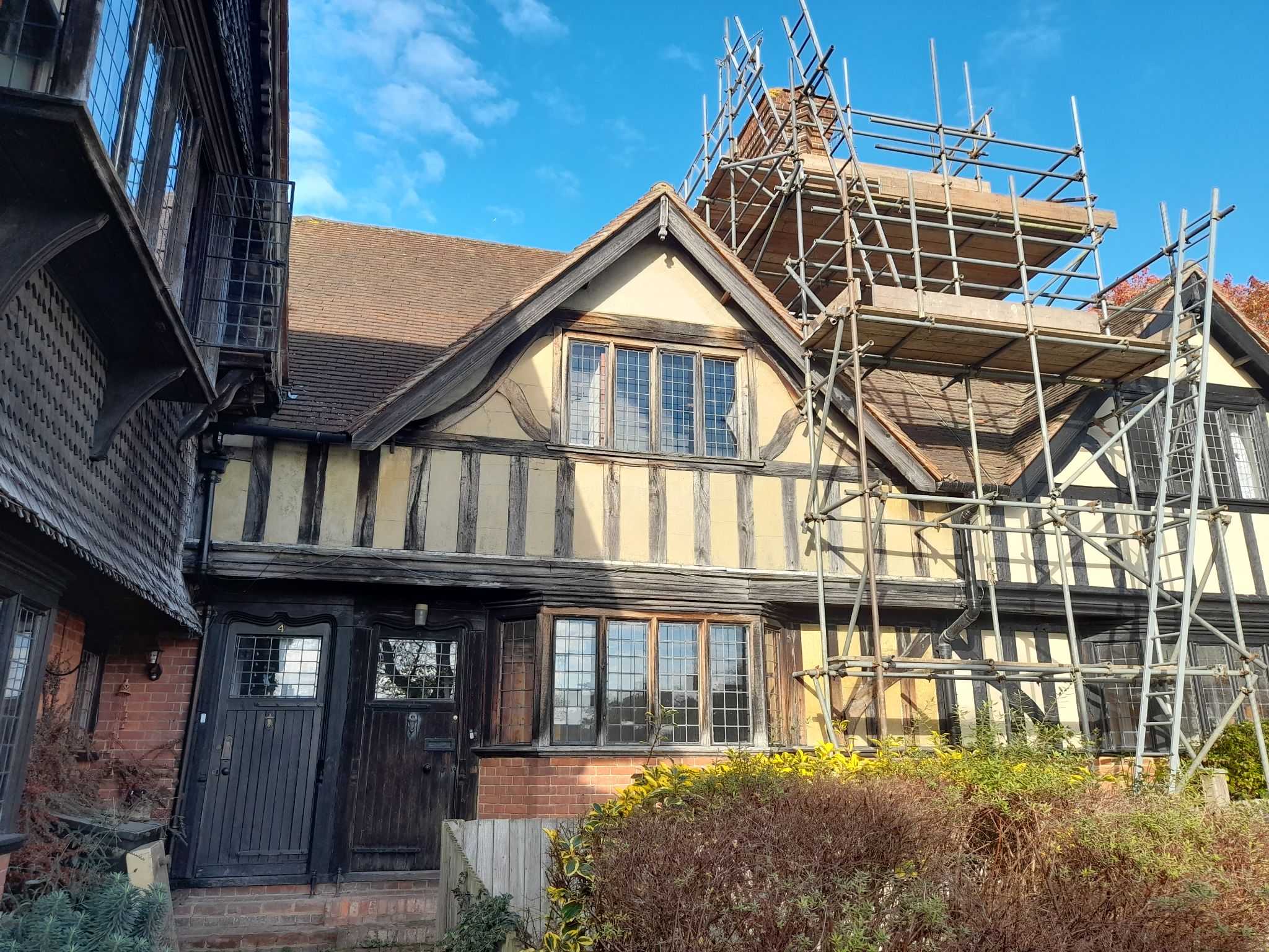 3 bedroom mid terraced house For Sale in Tonbridge - Photograph 1