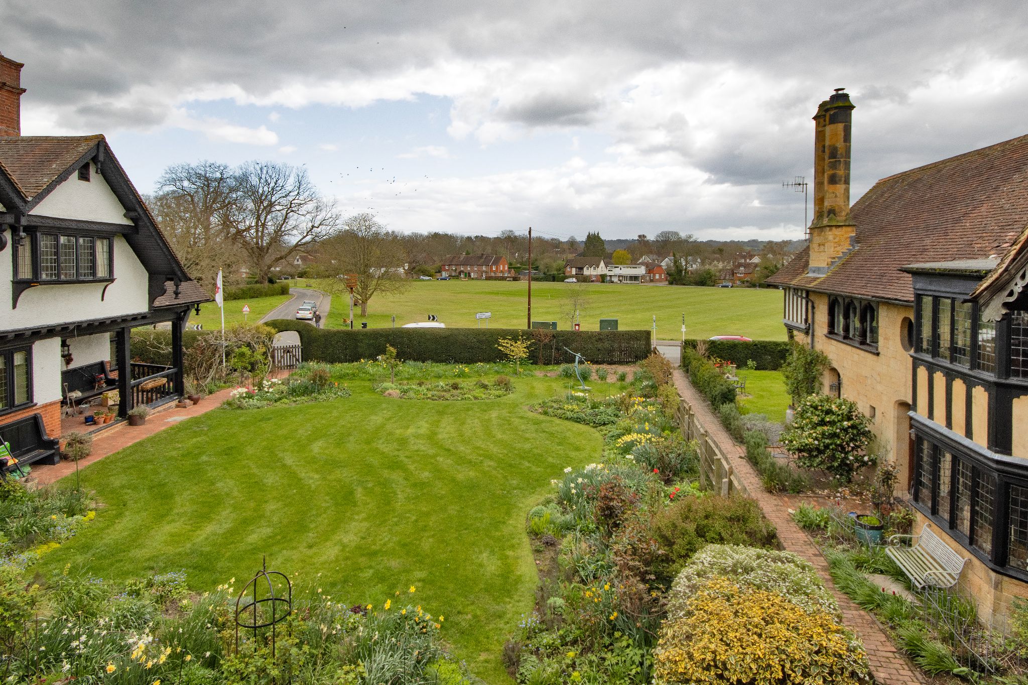 3 bedroom mid terraced house For Sale in Tonbridge - Photograph 12