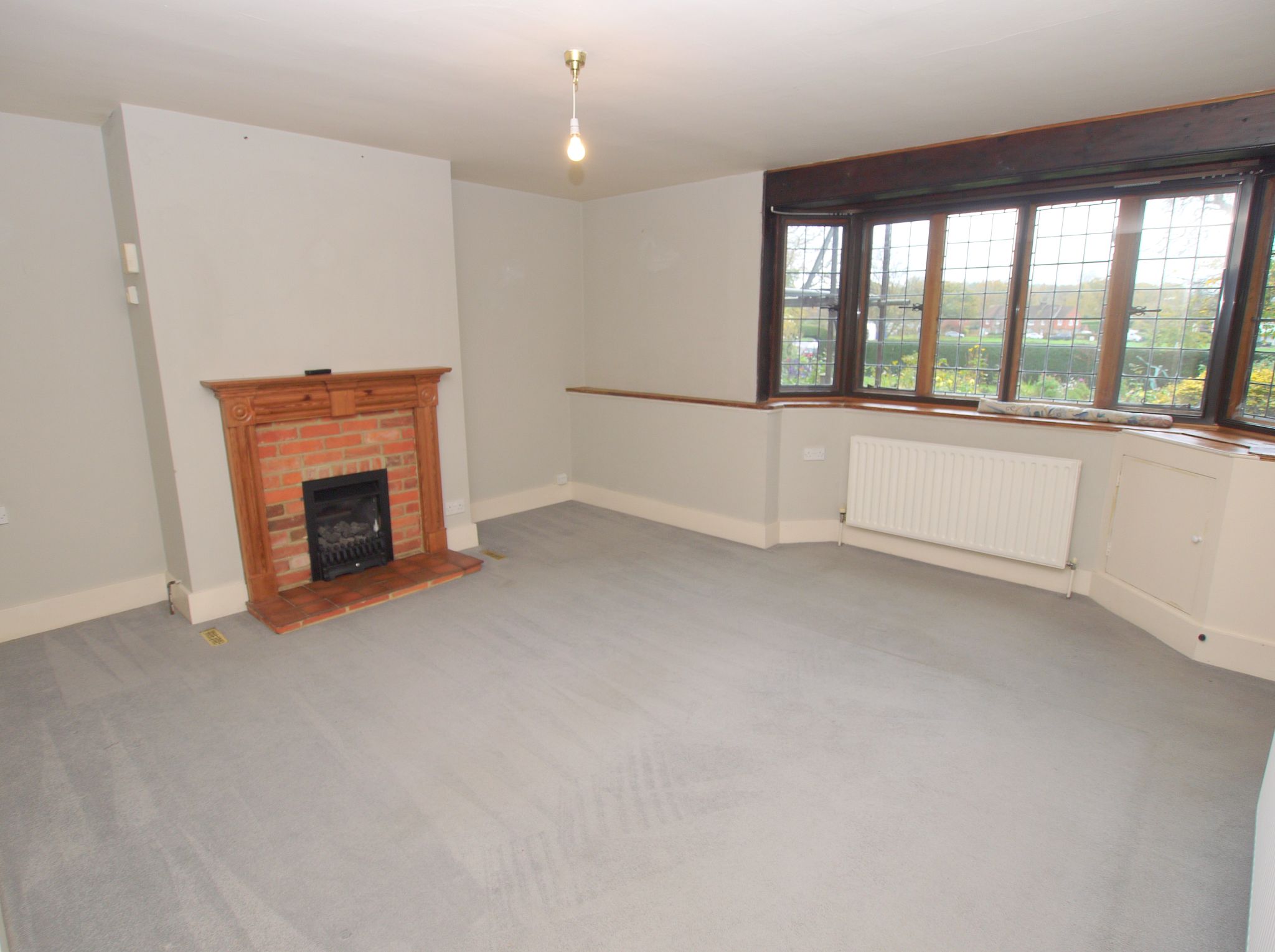 3 bedroom mid terraced house For Sale in Tonbridge - Photograph 13