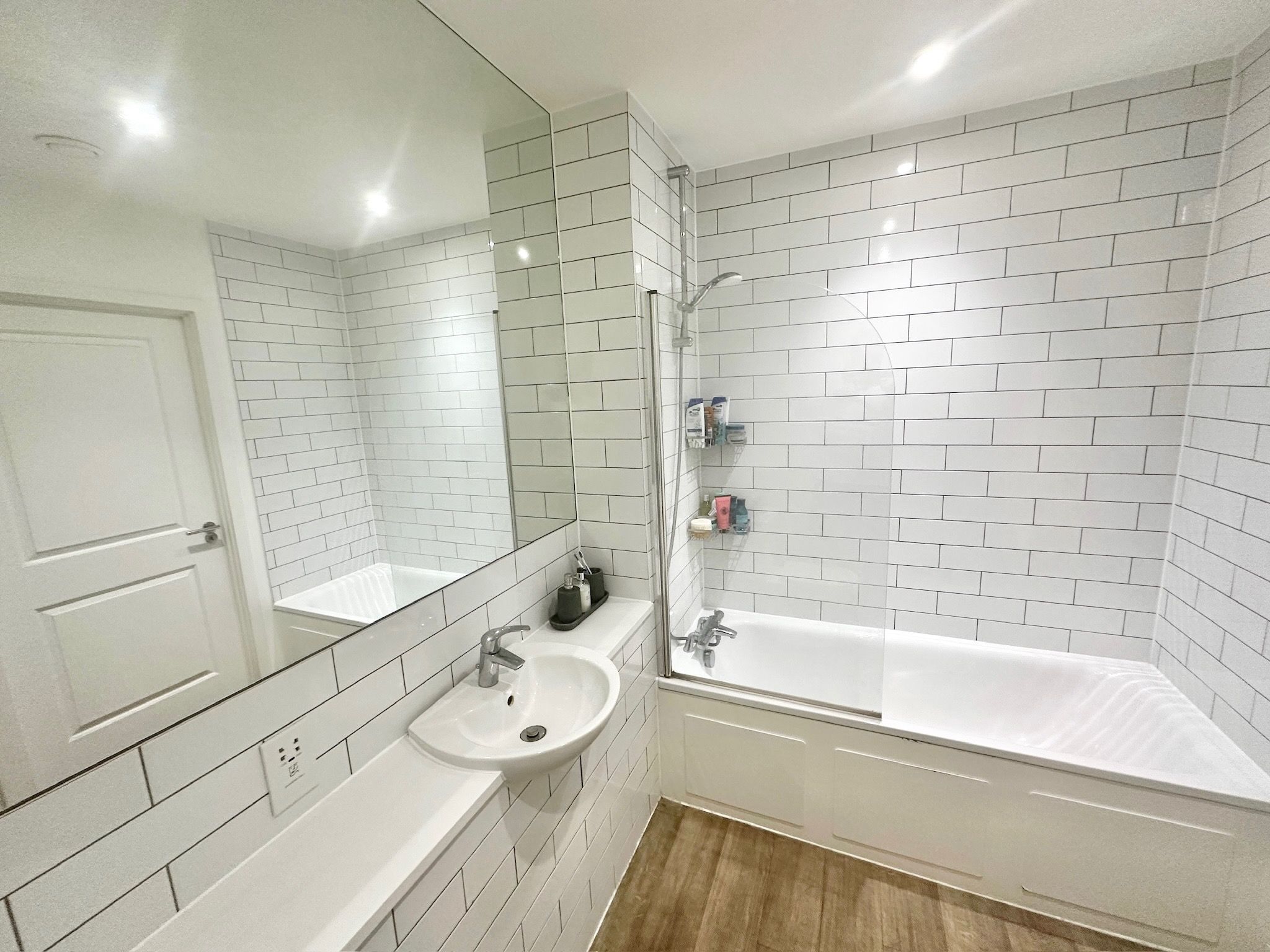 1 bedroom apartment For Sale in Sevenoaks - Photograph 8
