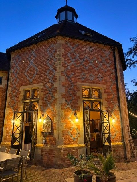 4 bedroom detached house For Sale in Leigh - Photograph 15