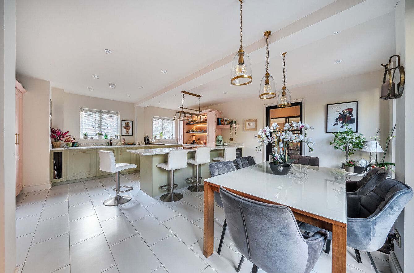 4 bedroom detached house For Sale in Leigh - Photograph 6