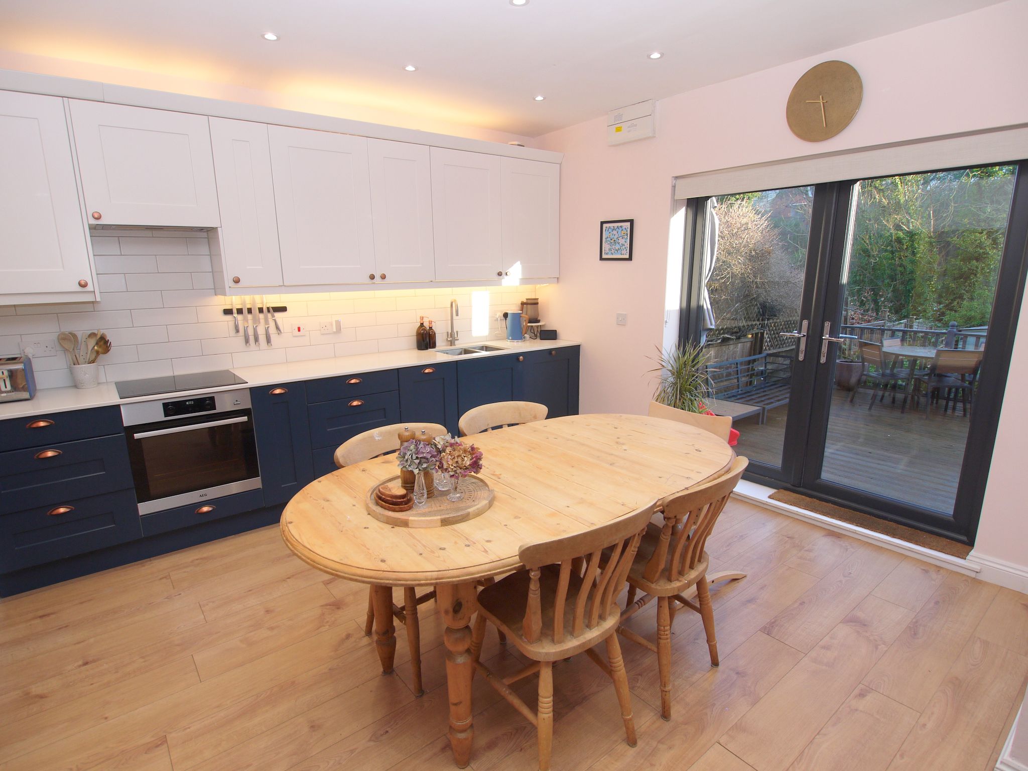 3 bedroom mid terraced house For Sale in Sevenoaks - Photograph 9