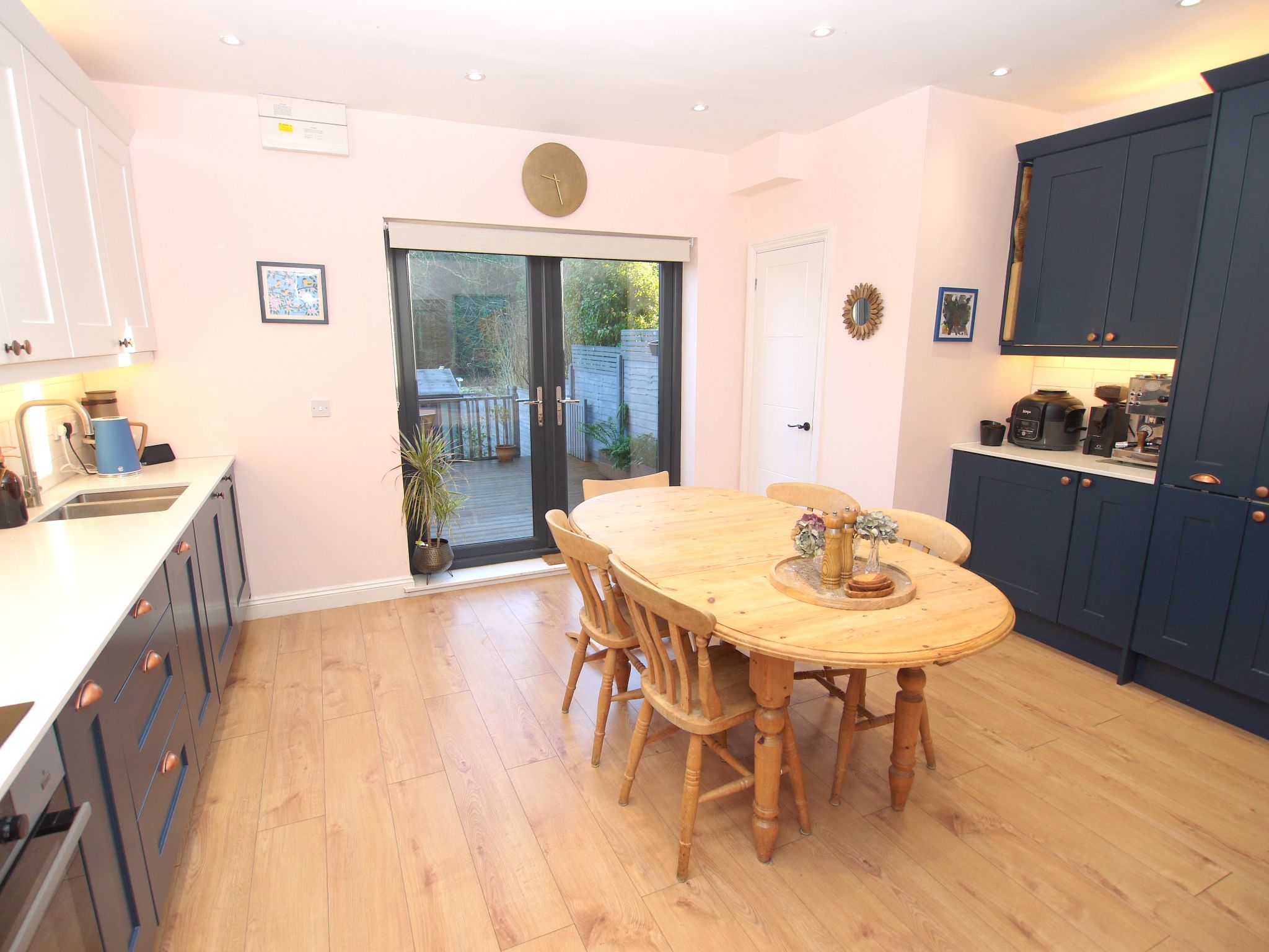 3 bedroom mid terraced house For Sale in Sevenoaks - Property photograph