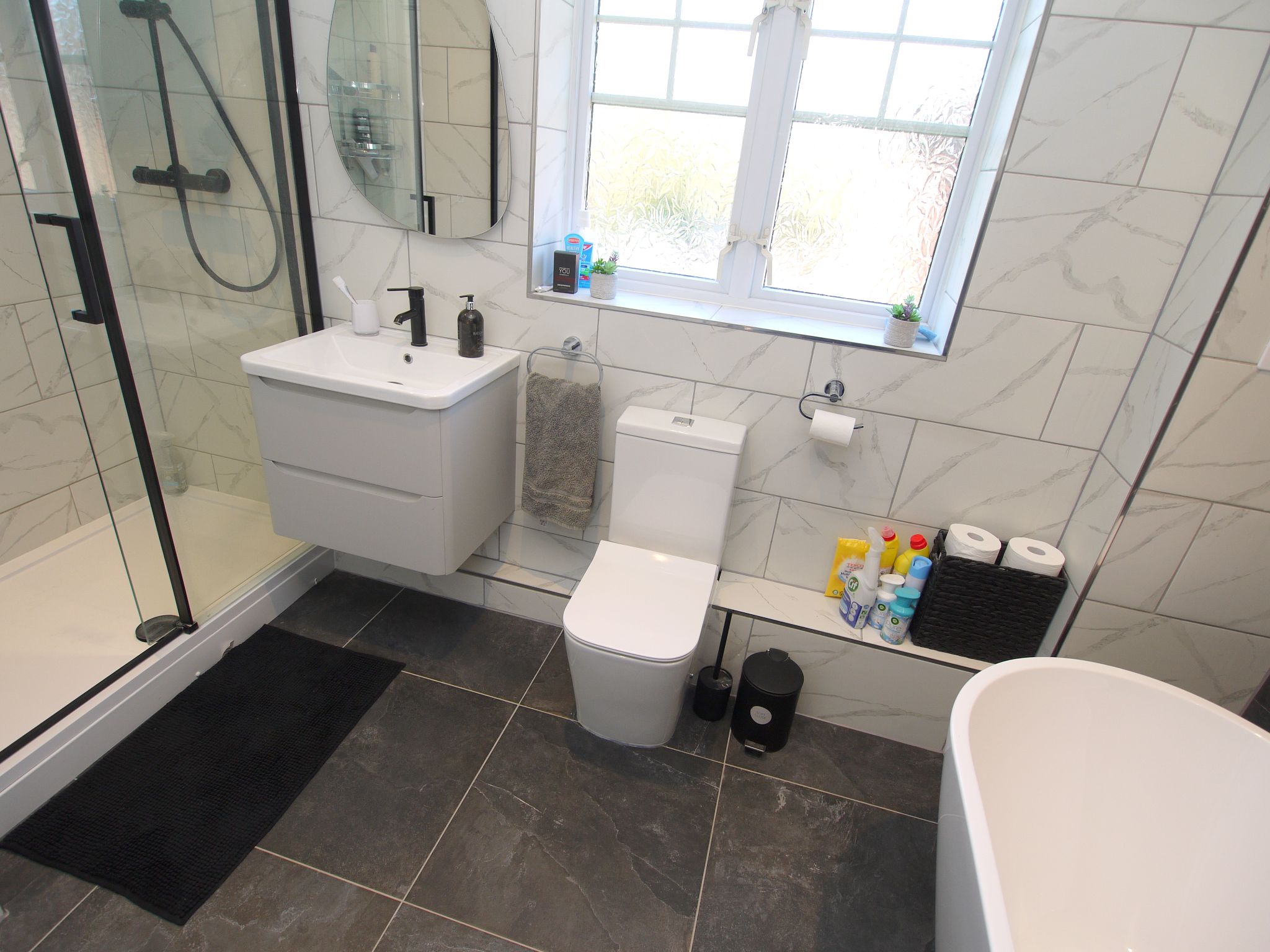 2 bedroom flat For Sale in Sevenoaks - Photograph 7