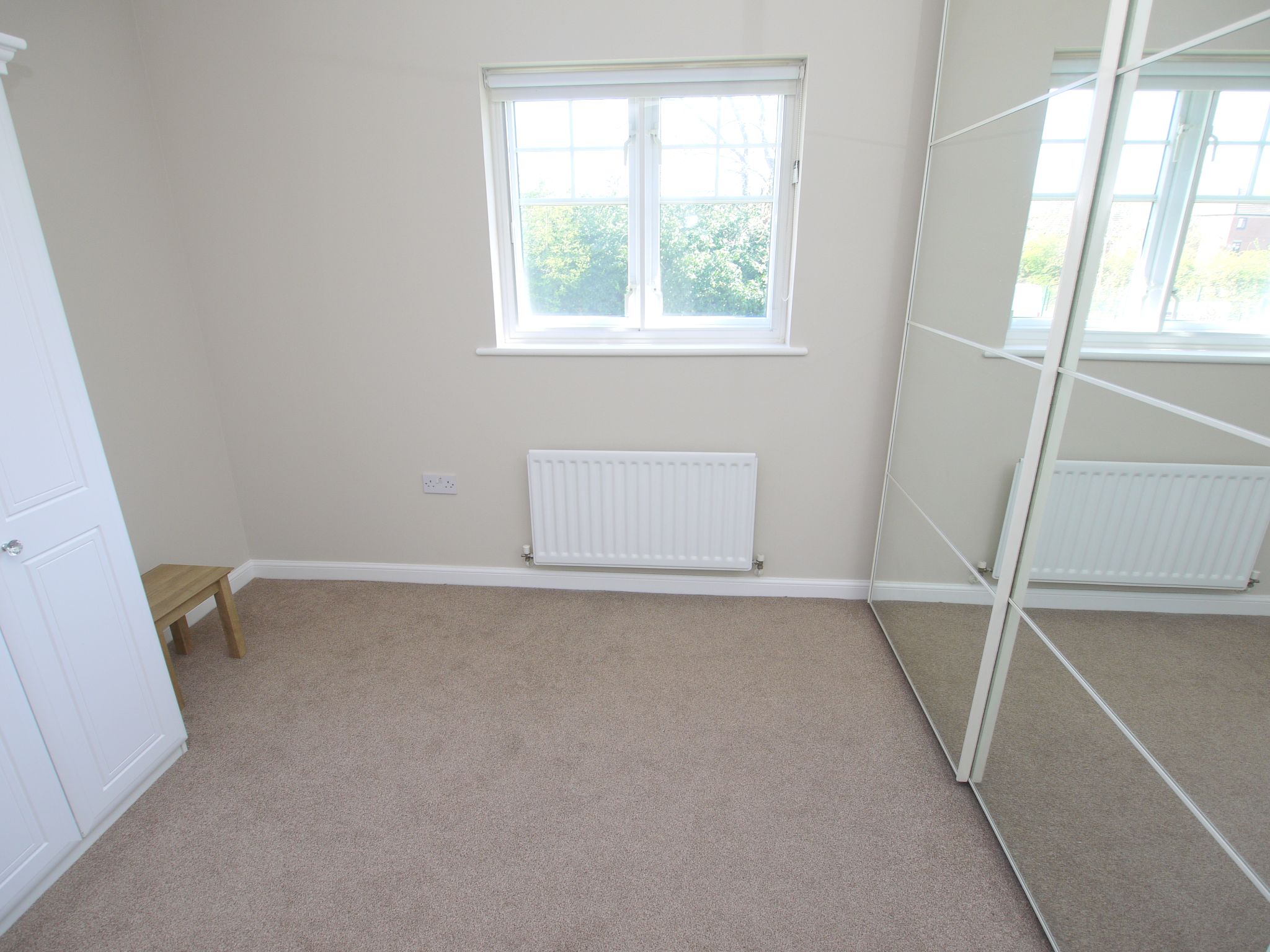 2 bedroom flat For Sale in Sevenoaks - Photograph 5