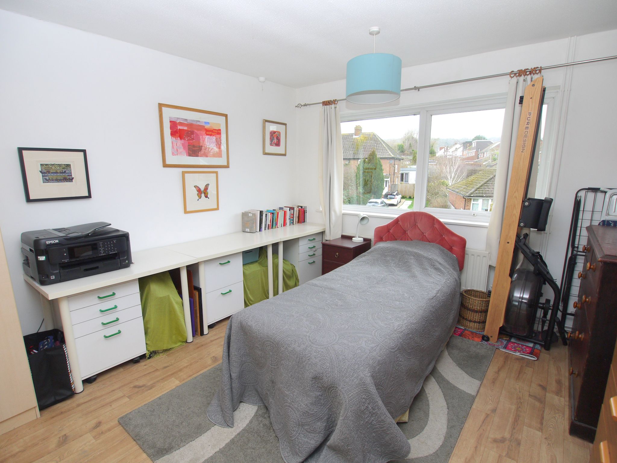 2 bedroom apartment For Sale in Sevenoaks - Photograph 4