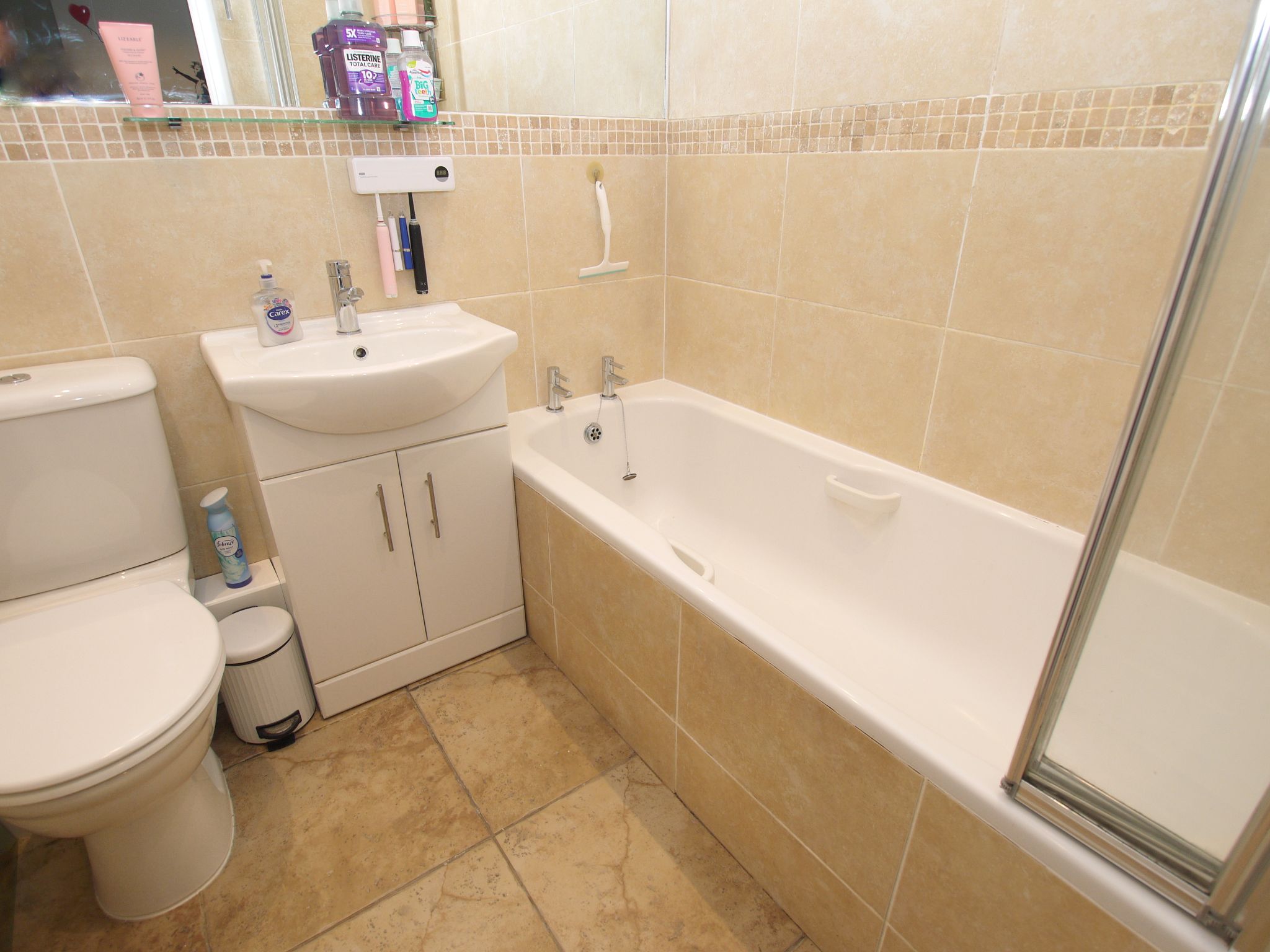 2 bedroom mid terraced house For Sale in Sevenoaks - Photograph 7