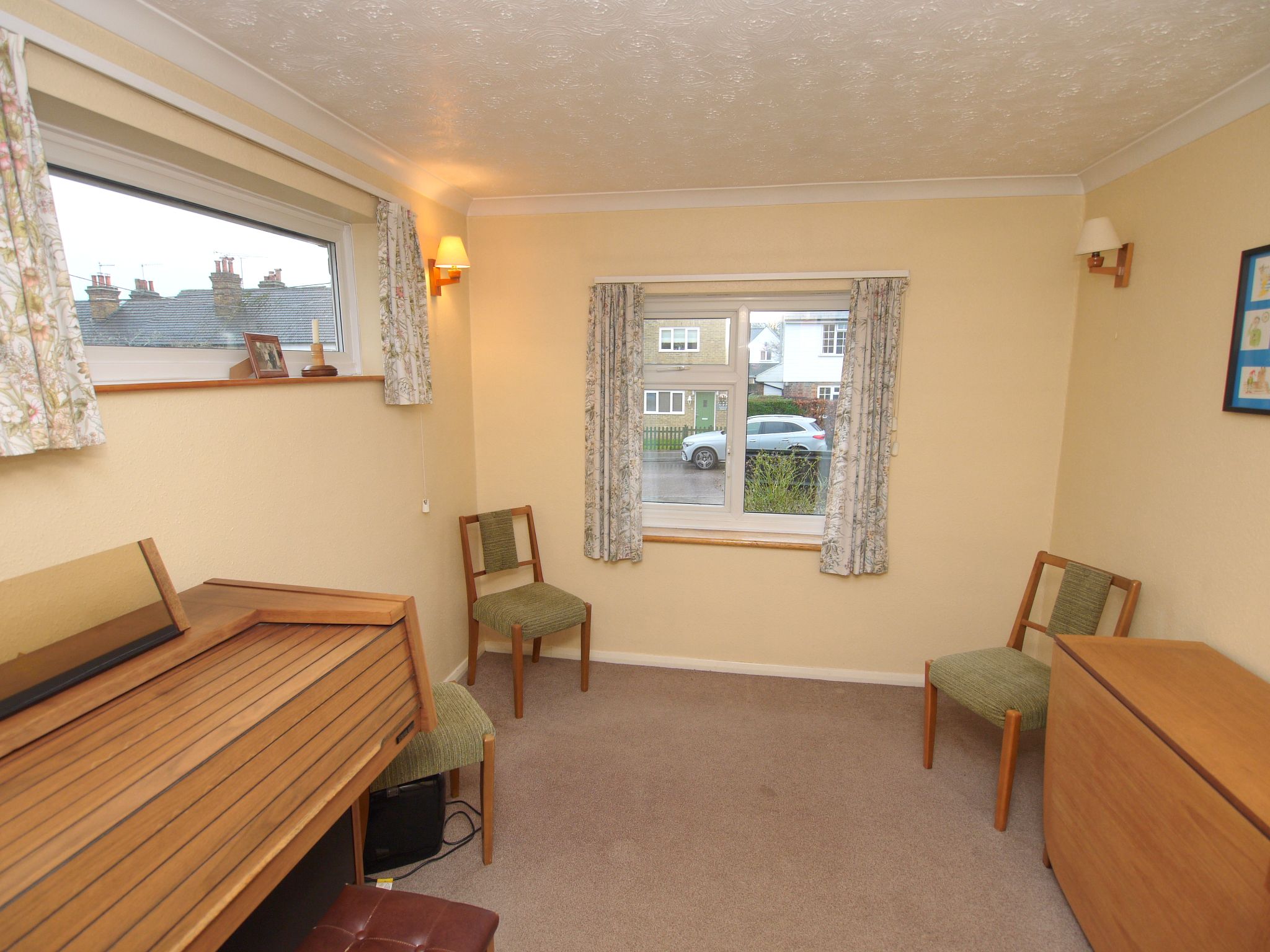 3 bedroom semi-detached house For Sale in Sevenoaks - Photograph 4