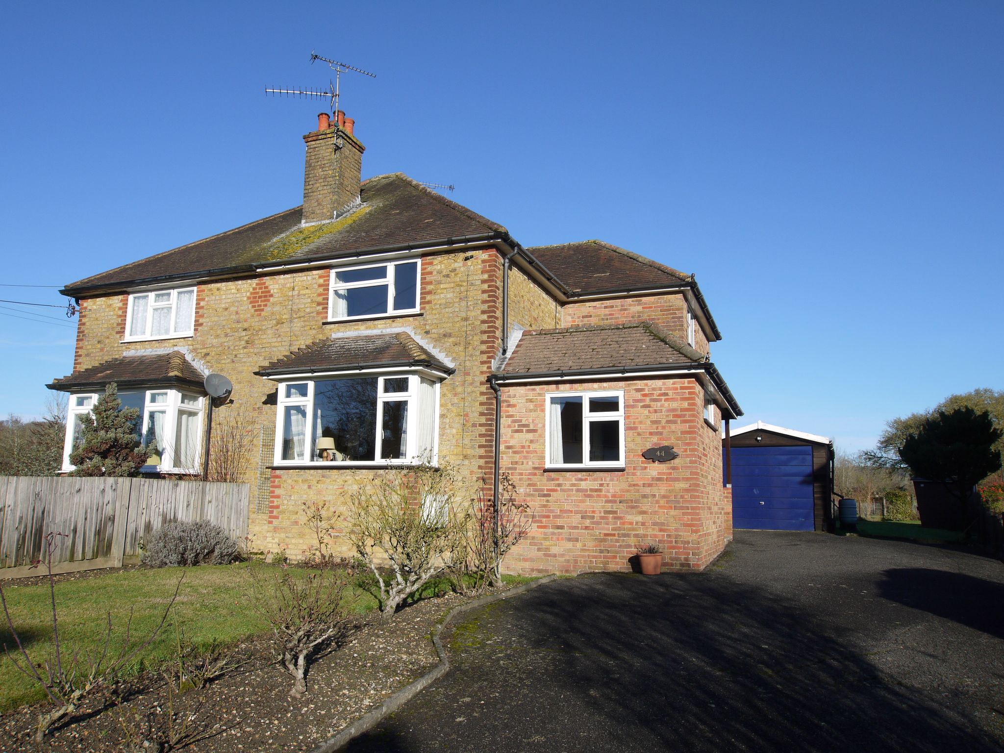 3 bedroom semi-detached house For Sale in Sevenoaks - Property photograph