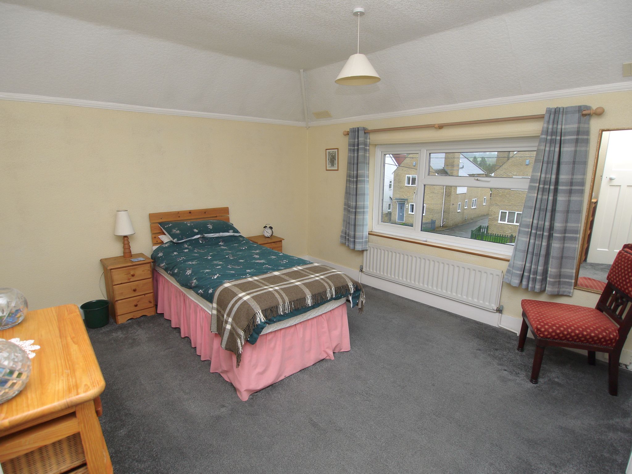 3 bedroom semi-detached house For Sale in Sevenoaks - Photograph 5