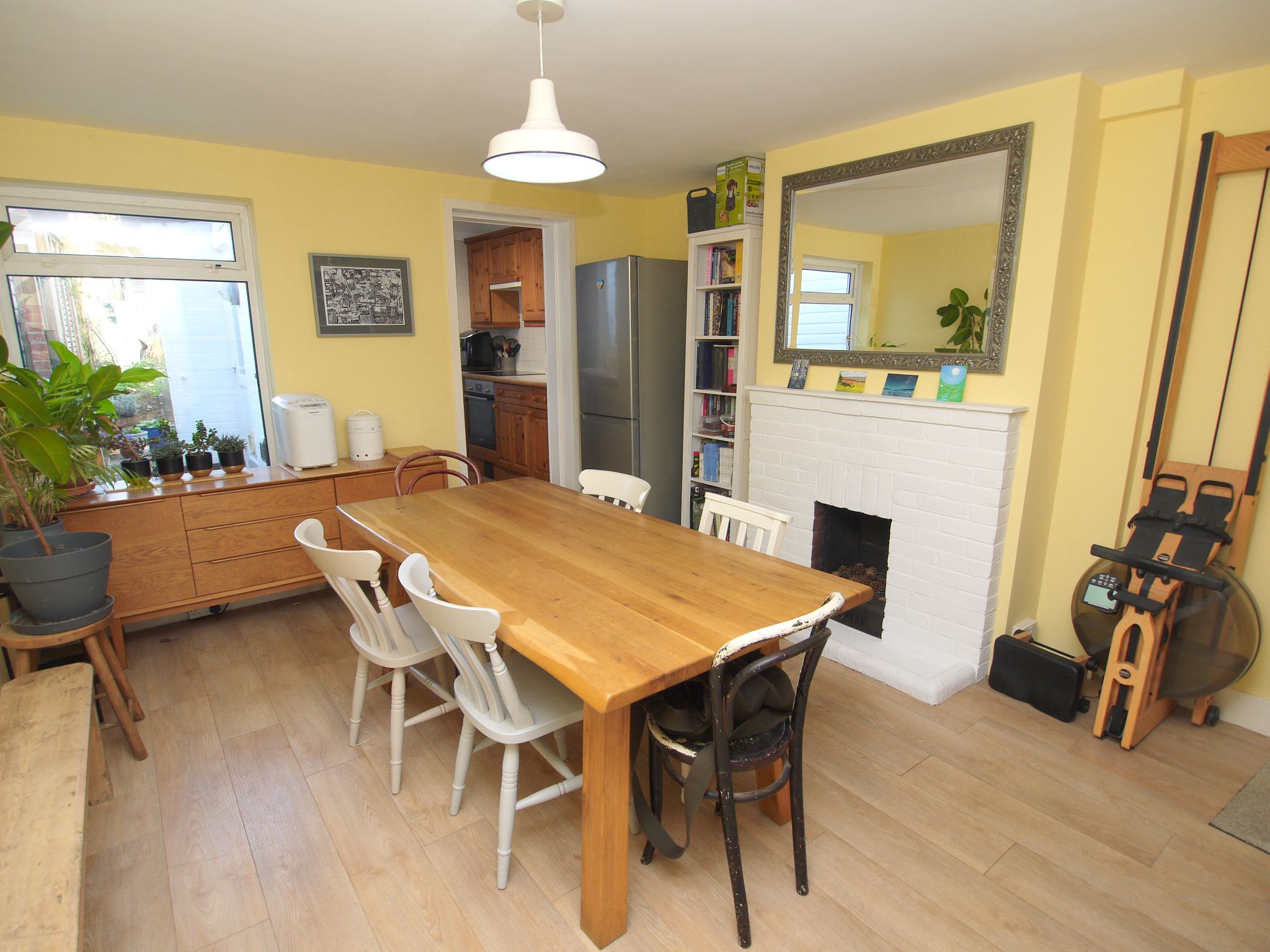 2 bedroom mid terraced house For Sale in Sevenoaks - Property photograph