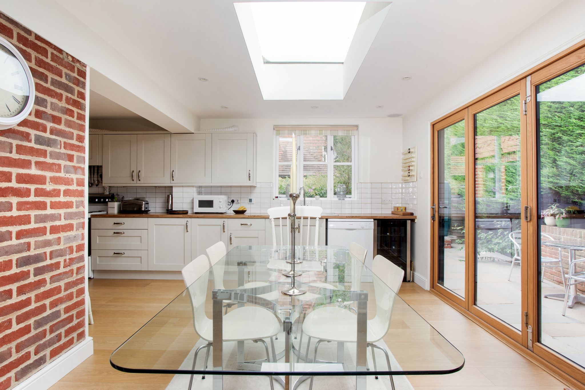 4 bedroom detached house For Sale in Sevenoaks - Photograph 4