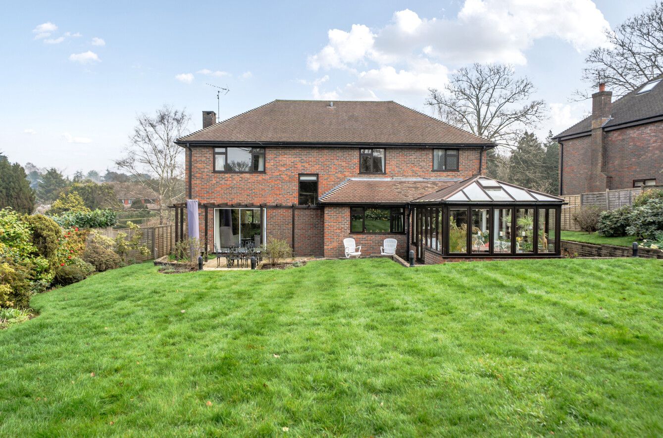 5 bedroom detached house For Sale in Sevenoaks - Photograph 16