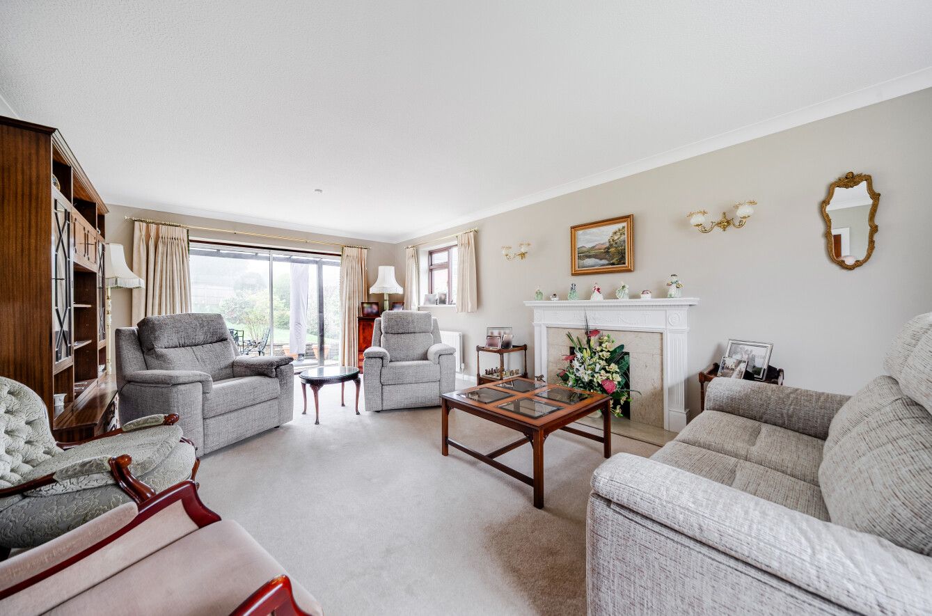5 bedroom detached house For Sale in Sevenoaks - Photograph 6