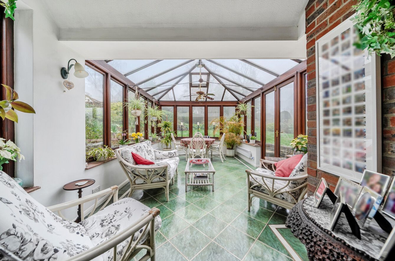 5 bedroom detached house For Sale in Sevenoaks - Photograph 3