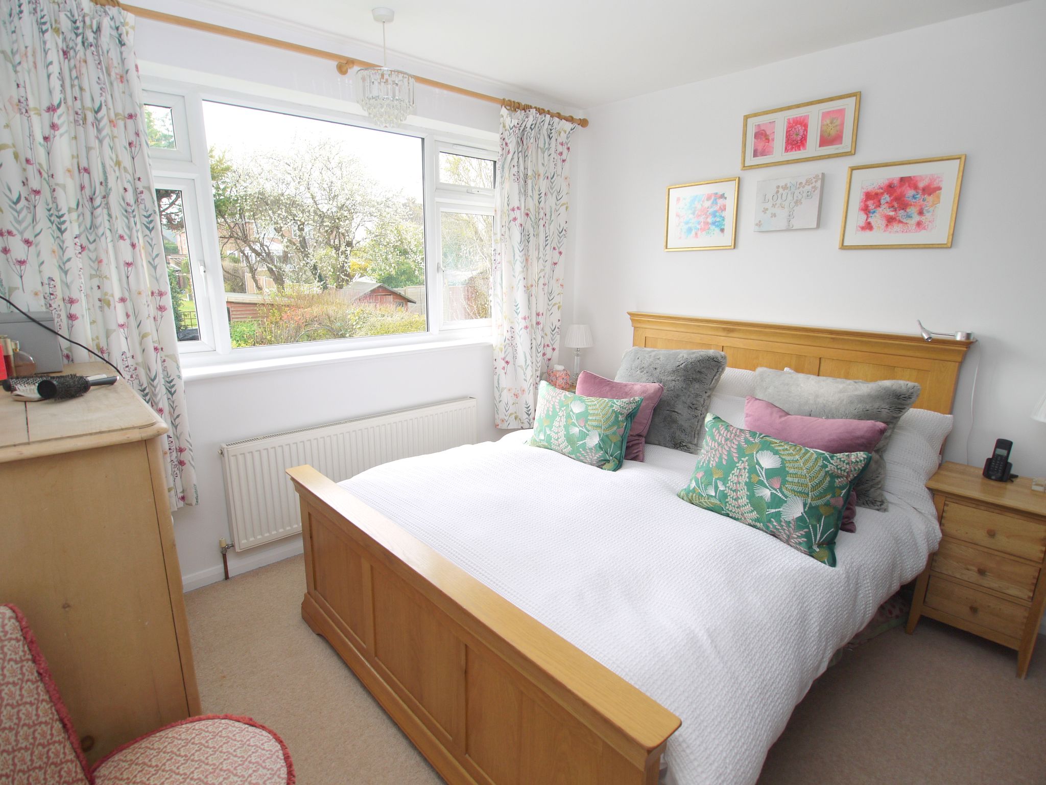 4 bedroom detached house For Sale in Sevenoaks - Photograph 7