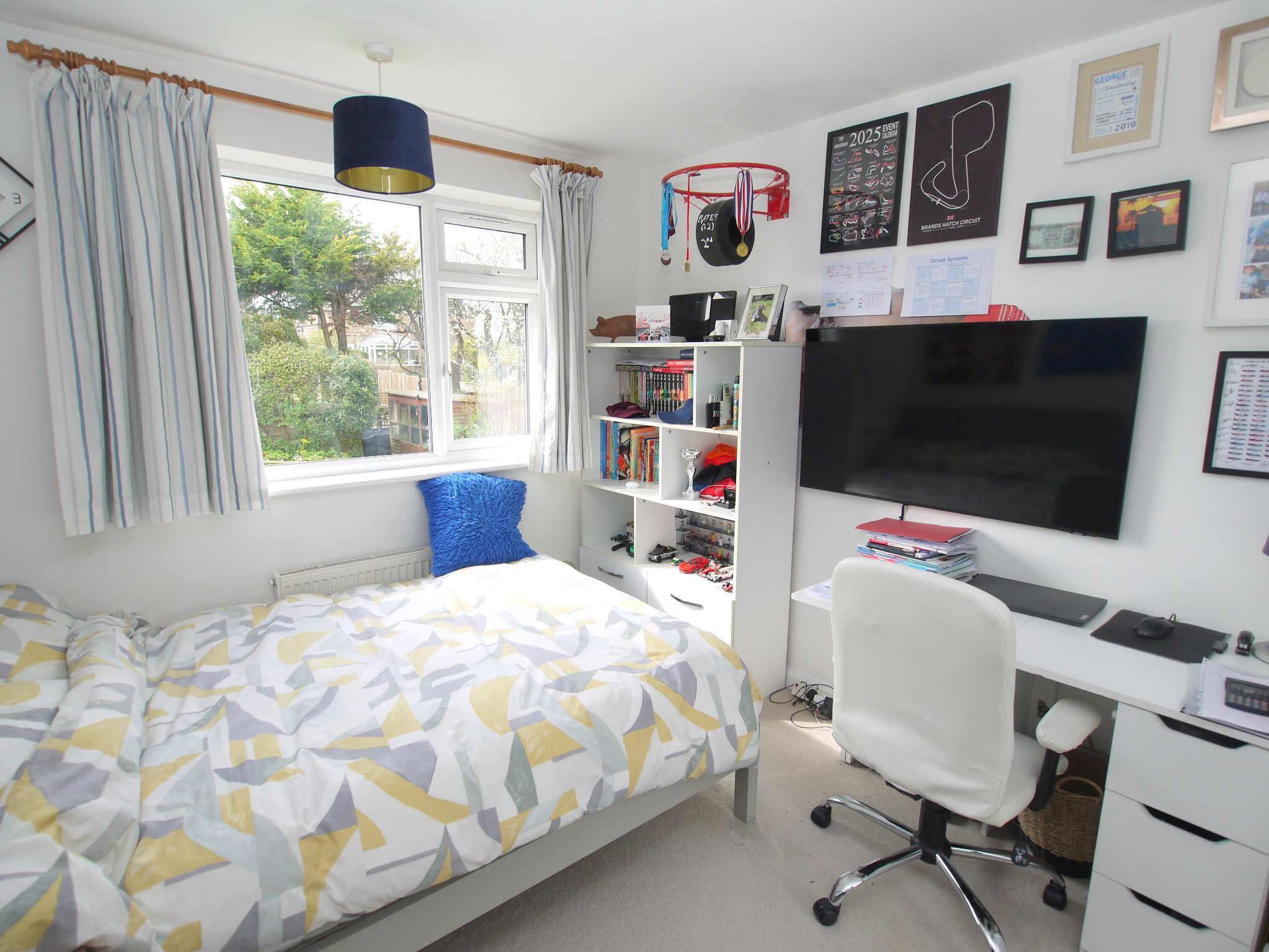 4 bedroom detached house For Sale in Sevenoaks - Photograph 8