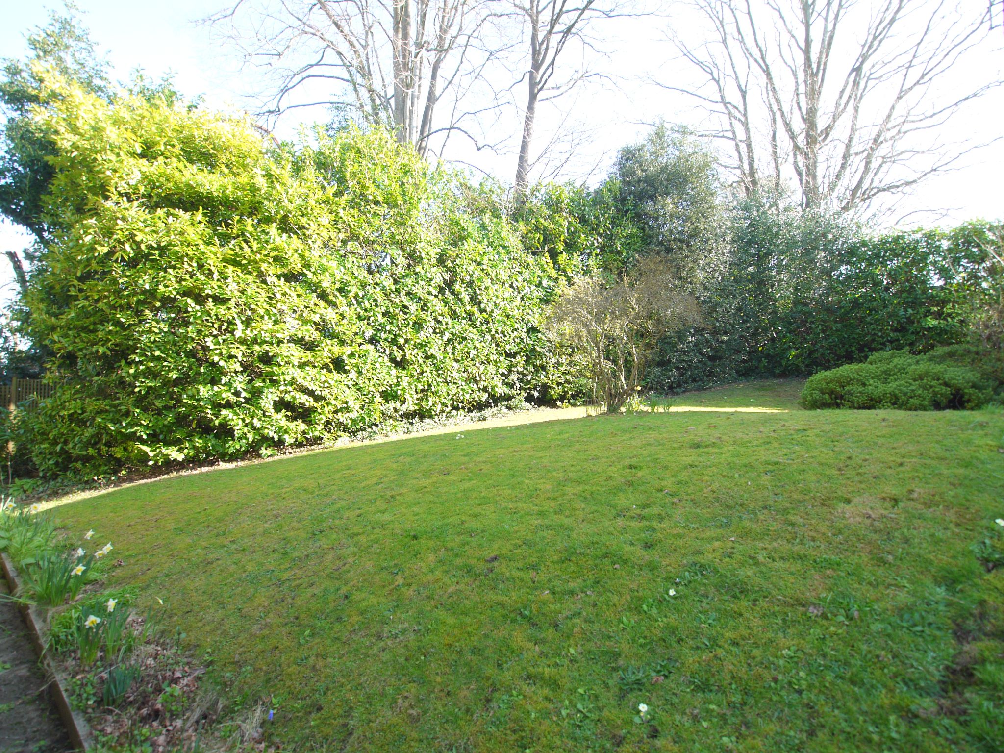 2 bedroom apartment For Sale in Sevenoaks - Photograph 6