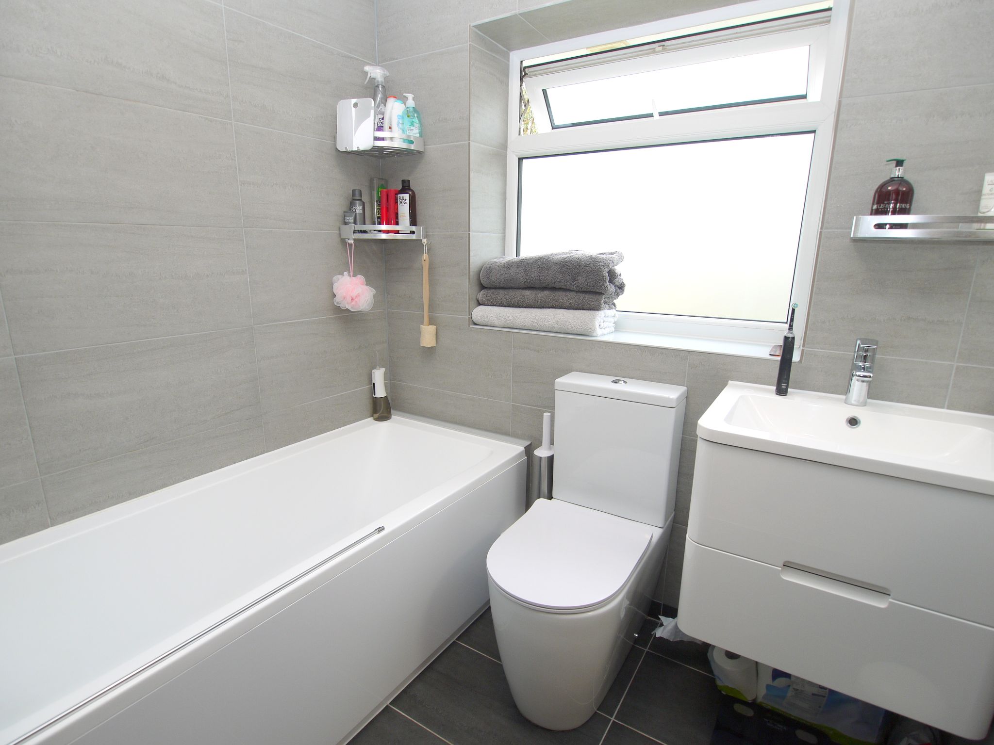 3 bedroom semi-detached house For Sale in Sevenoaks - Photograph 10