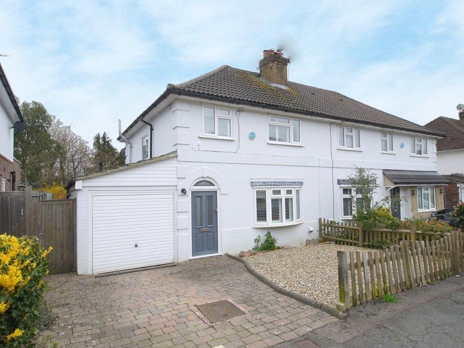 3 bedroom semi-detached house For Sale in Sevenoaks - Property photograph