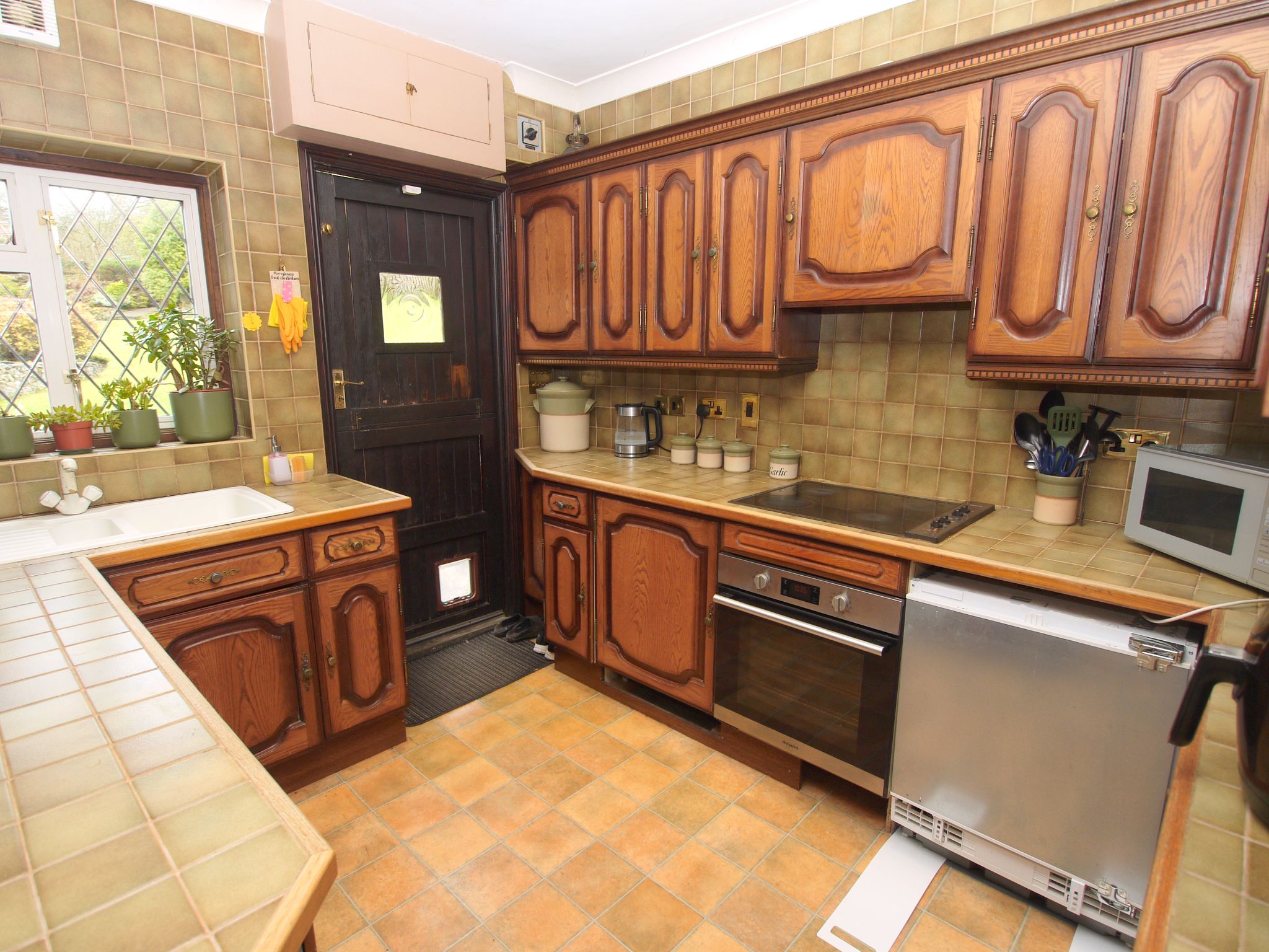 3 bedroom detached bungalow For Sale in Sevenoaks - Photograph 5