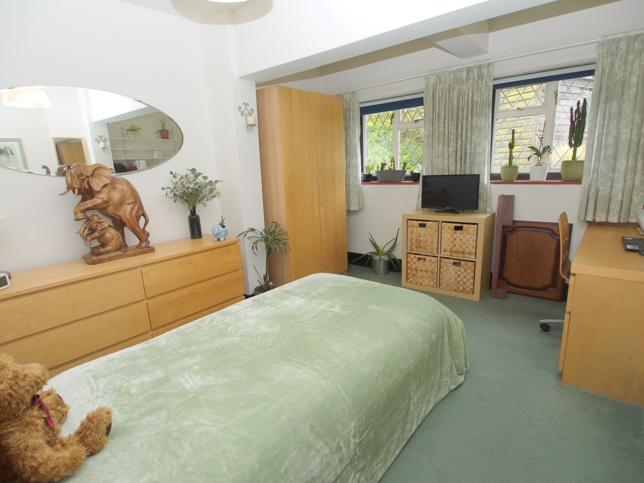 3 bedroom detached bungalow For Sale in Sevenoaks - Photograph 10