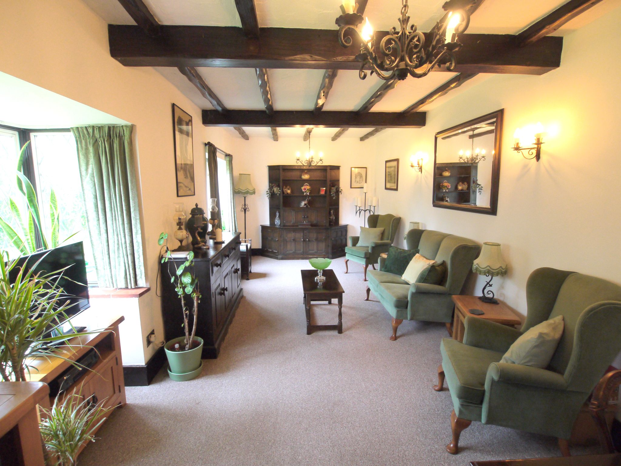 3 bedroom detached bungalow For Sale in Sevenoaks - Property photograph