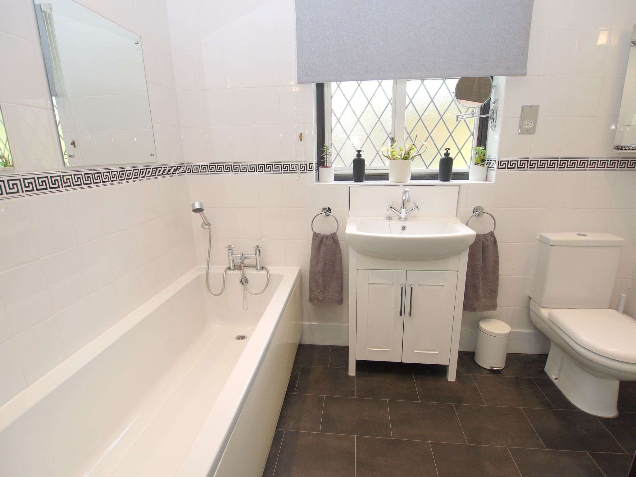 3 bedroom detached bungalow For Sale in Sevenoaks - Photograph 11