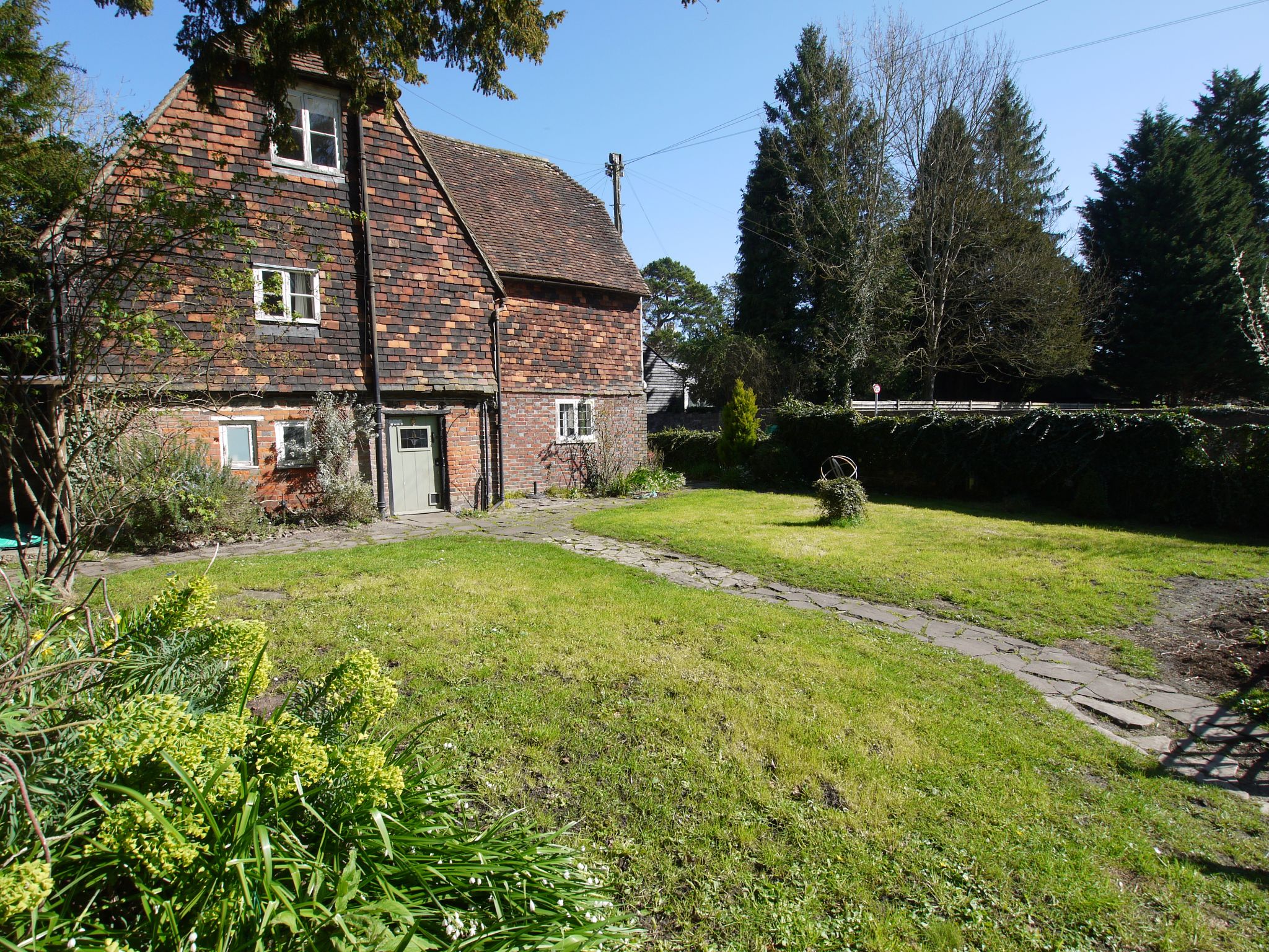 2 bedroom semi-detached house For Sale in Otford - Photograph 8